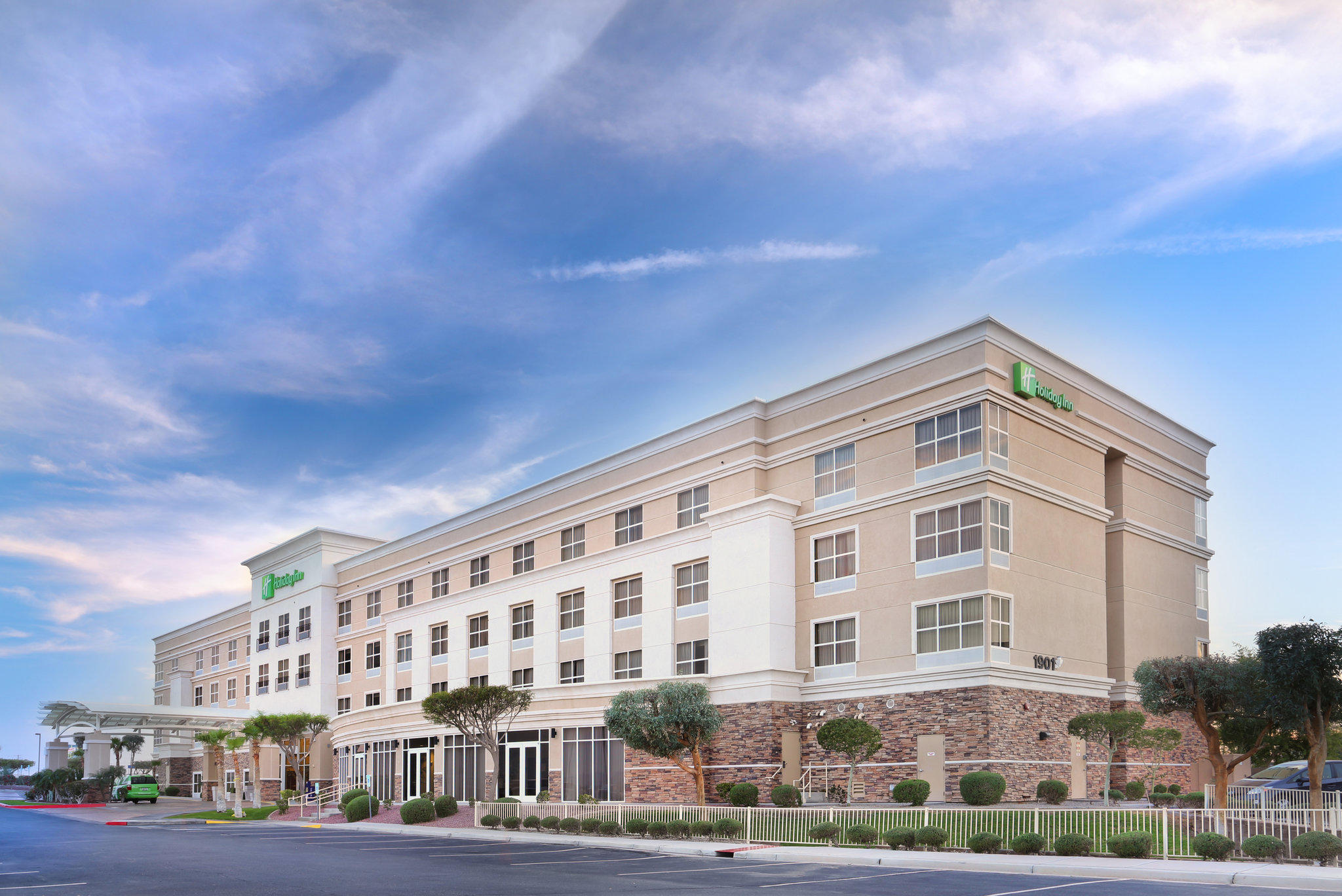 Holiday Inn Yuma Photo