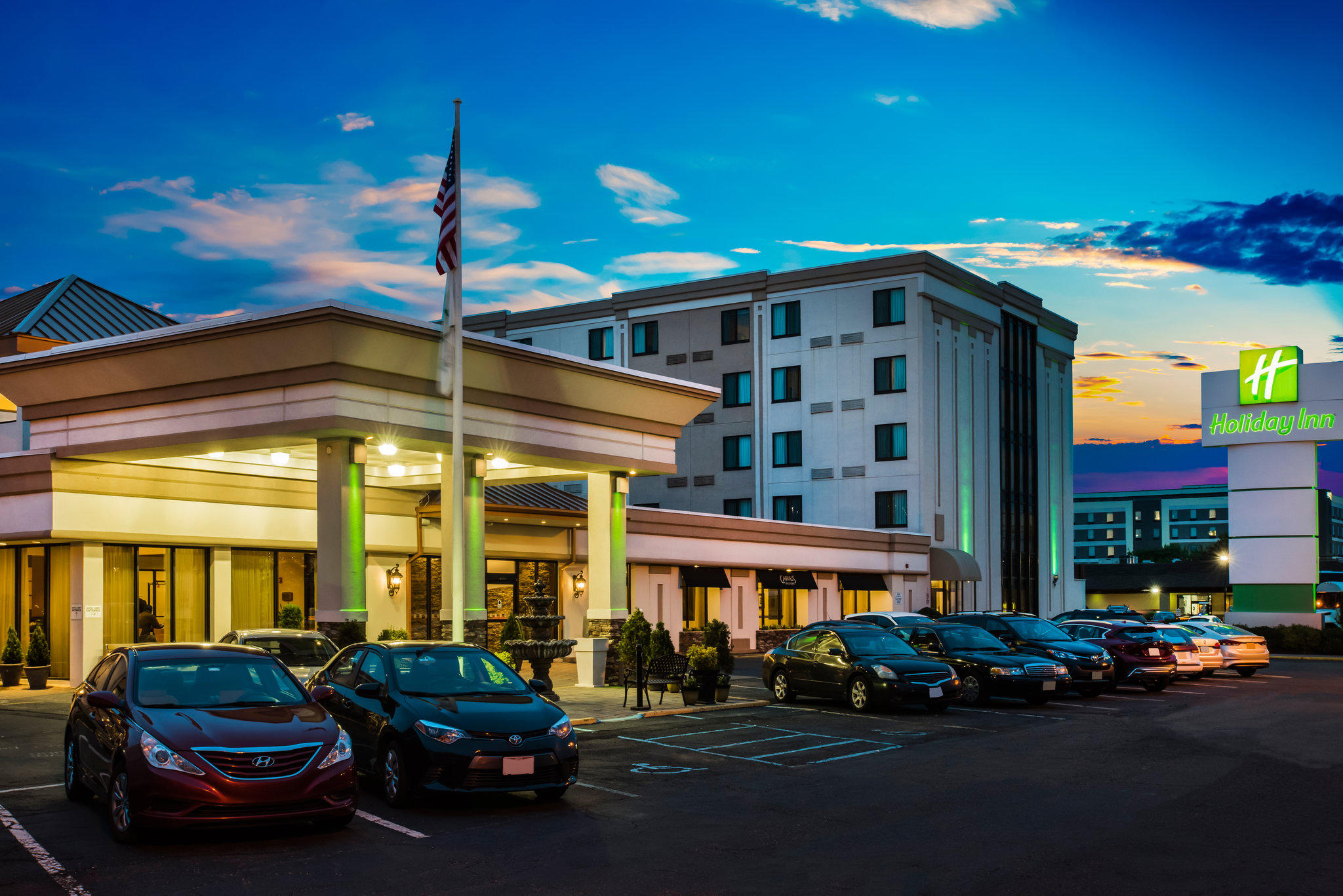 Holiday Inn Hasbrouck Heights-Meadowlands Photo