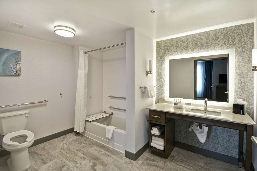 Homewood Suites by Hilton Warren Detroit Image