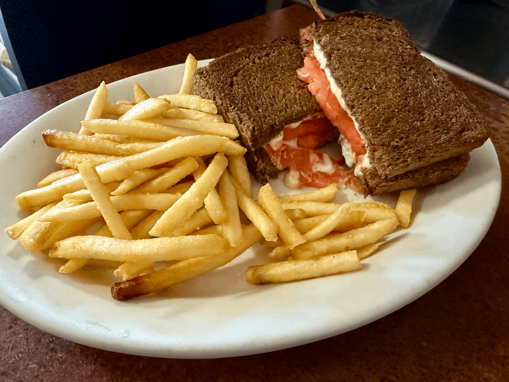 Grilled Cheese & Tomato Sandwich
