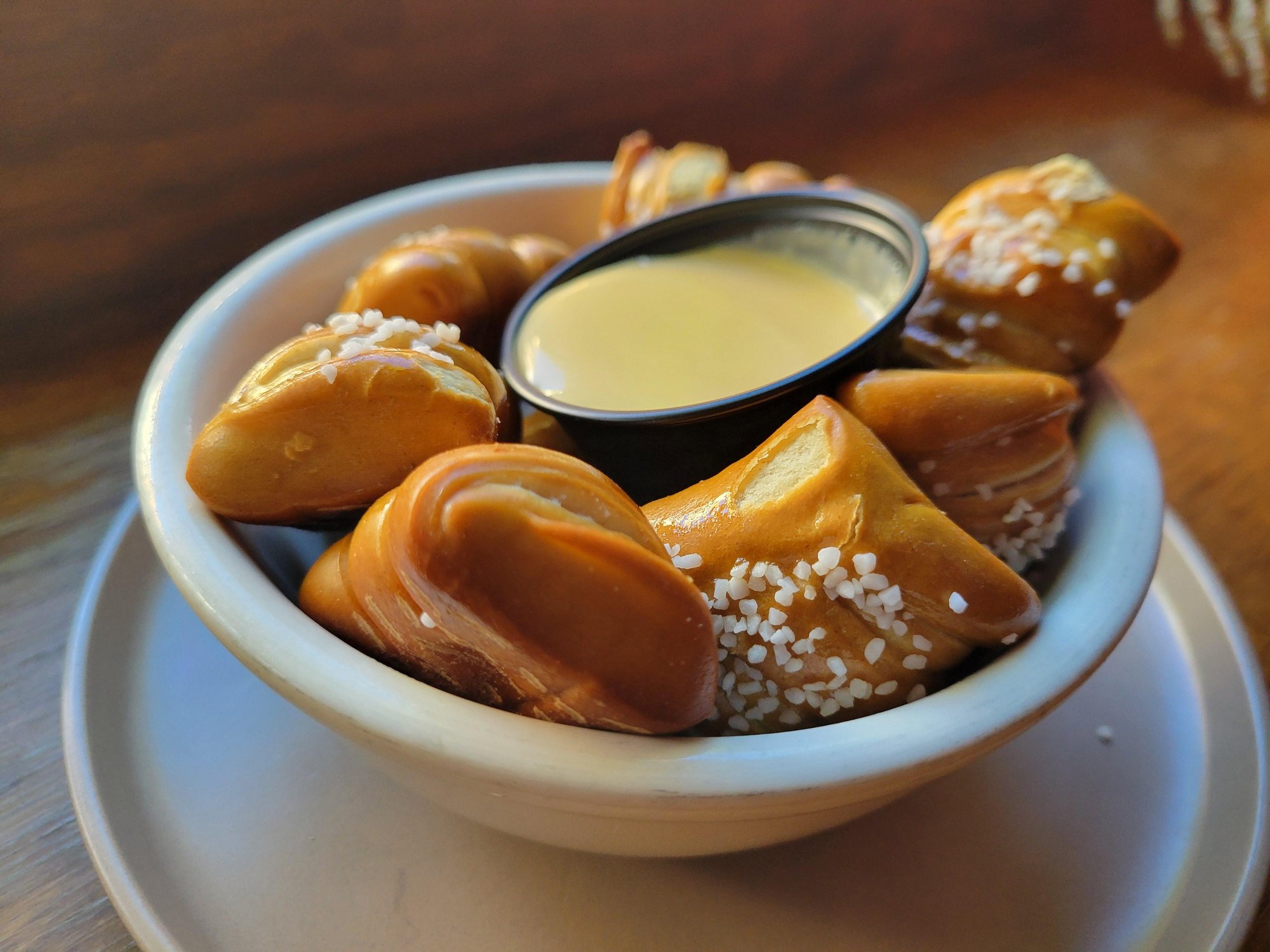 PRETZEL BITES