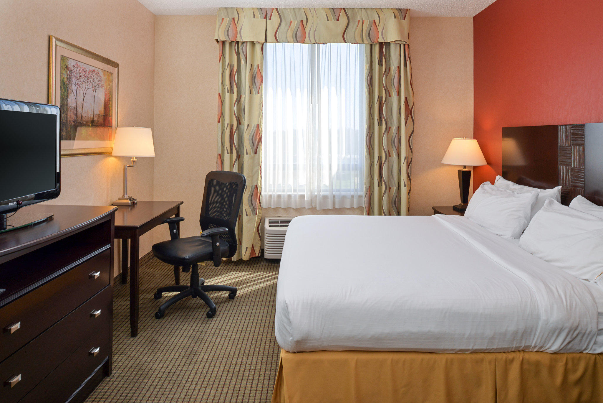 Holiday Inn Express & Suites Harrison Photo