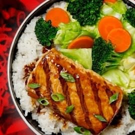 15.Salmon Salad Plate