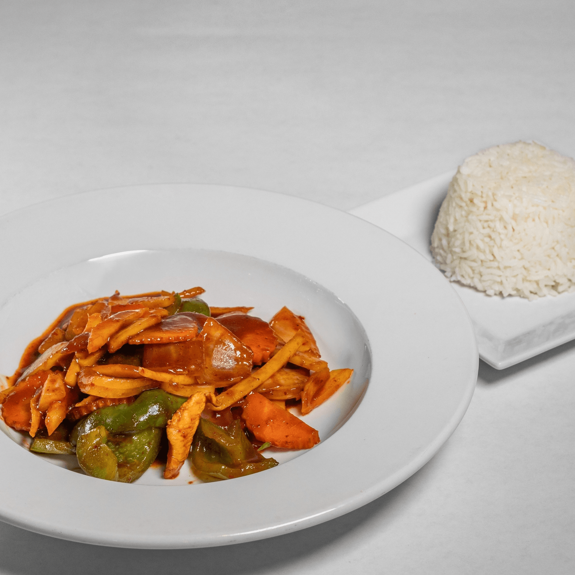 Pad Khing (Ginger Root) Dinner (M)