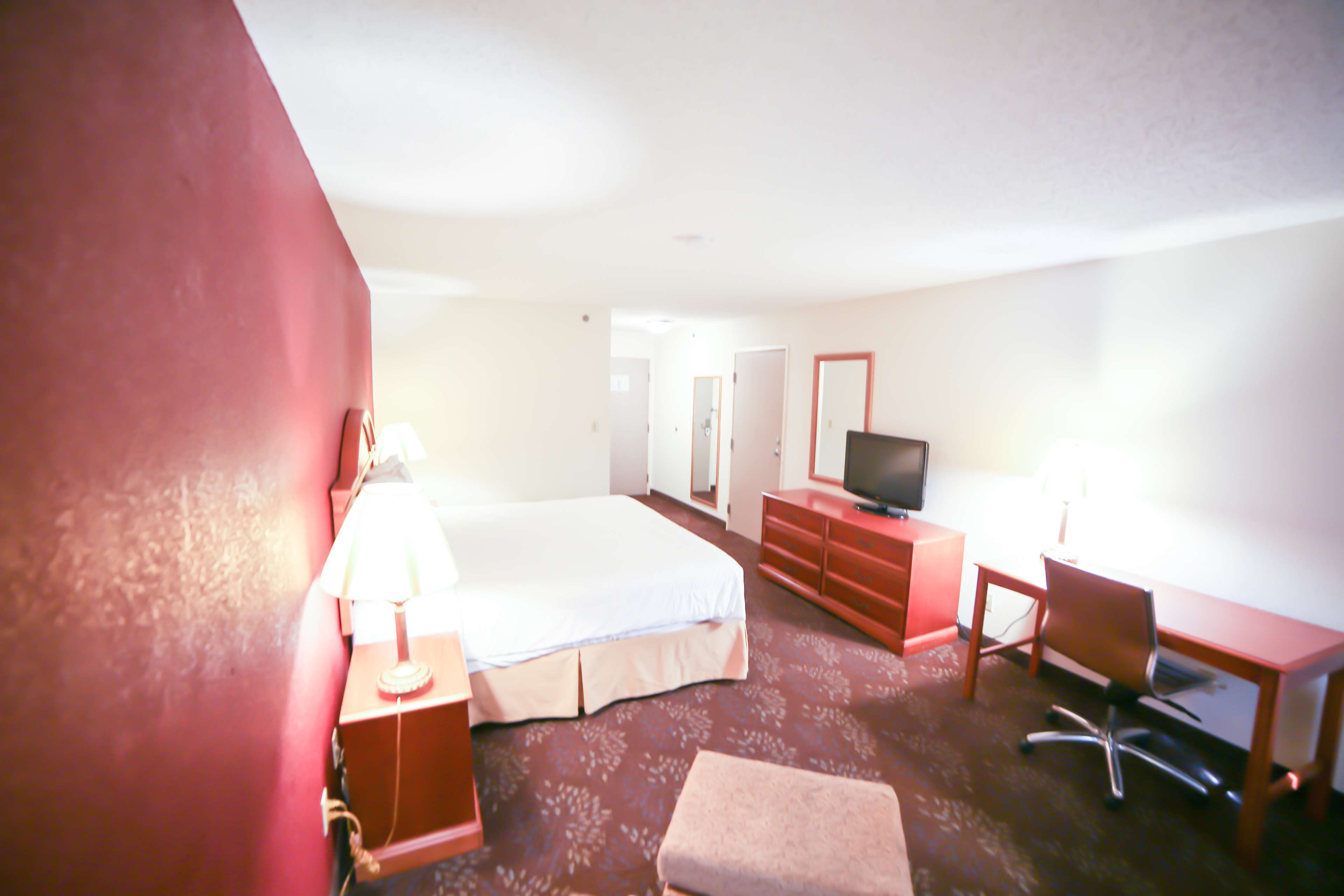 SureStay Plus Hotel by Best Western Evansville Photo