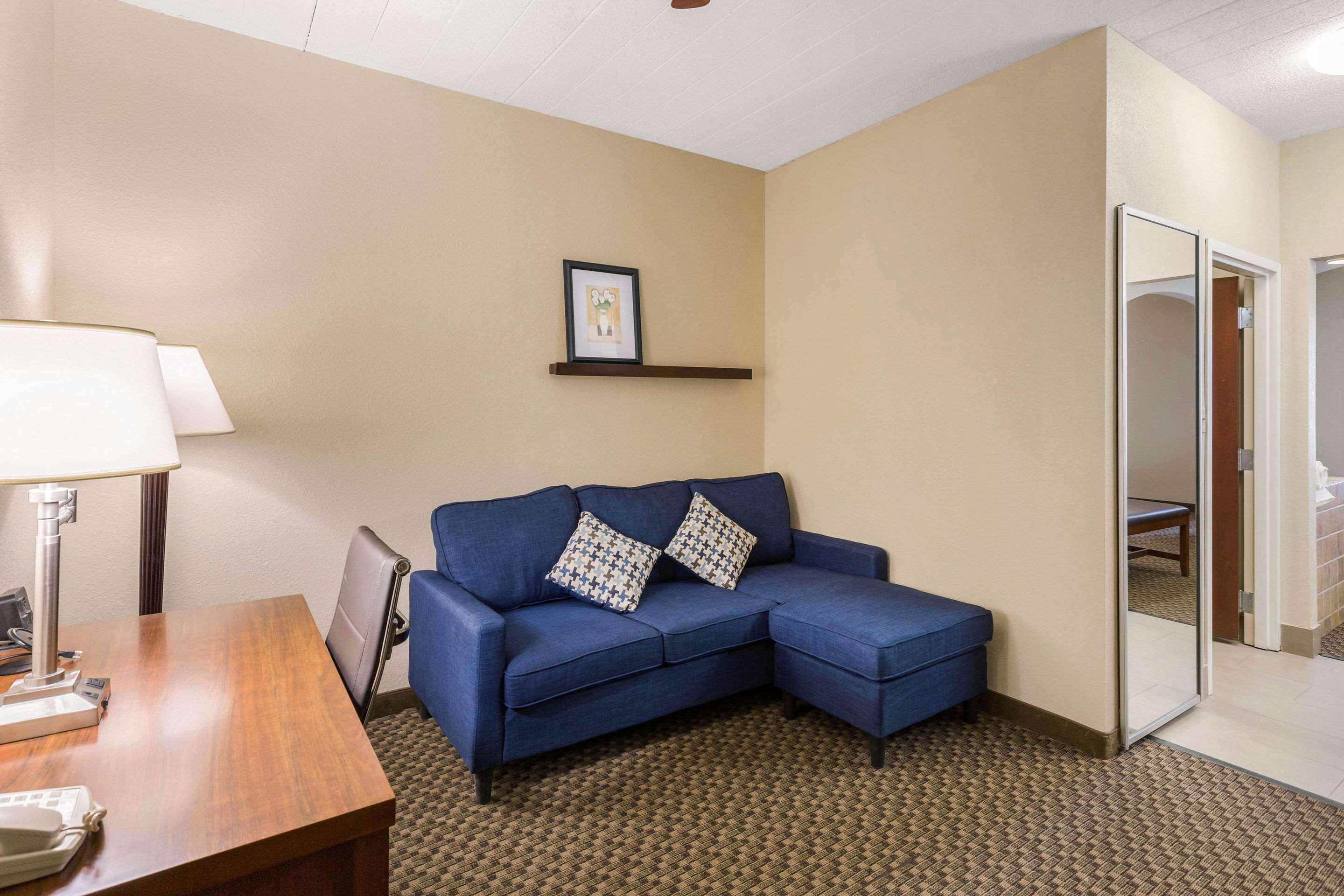Comfort Suites Columbia Gateway Photo