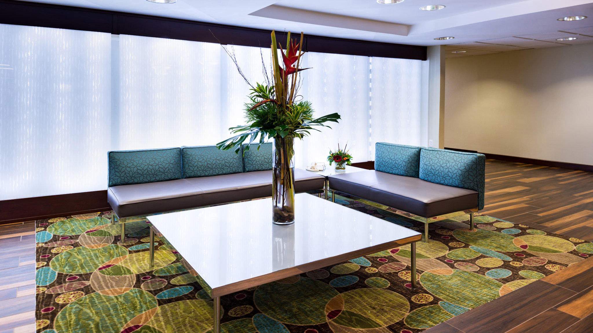 Holiday Inn & Suites Warren by IHG Image