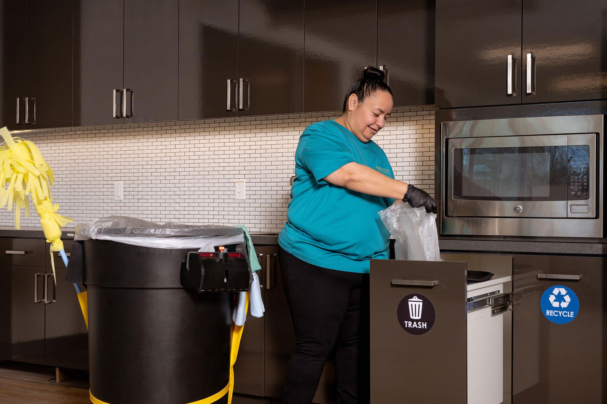 Oranje Commercial Janitorial in Phoenix Image