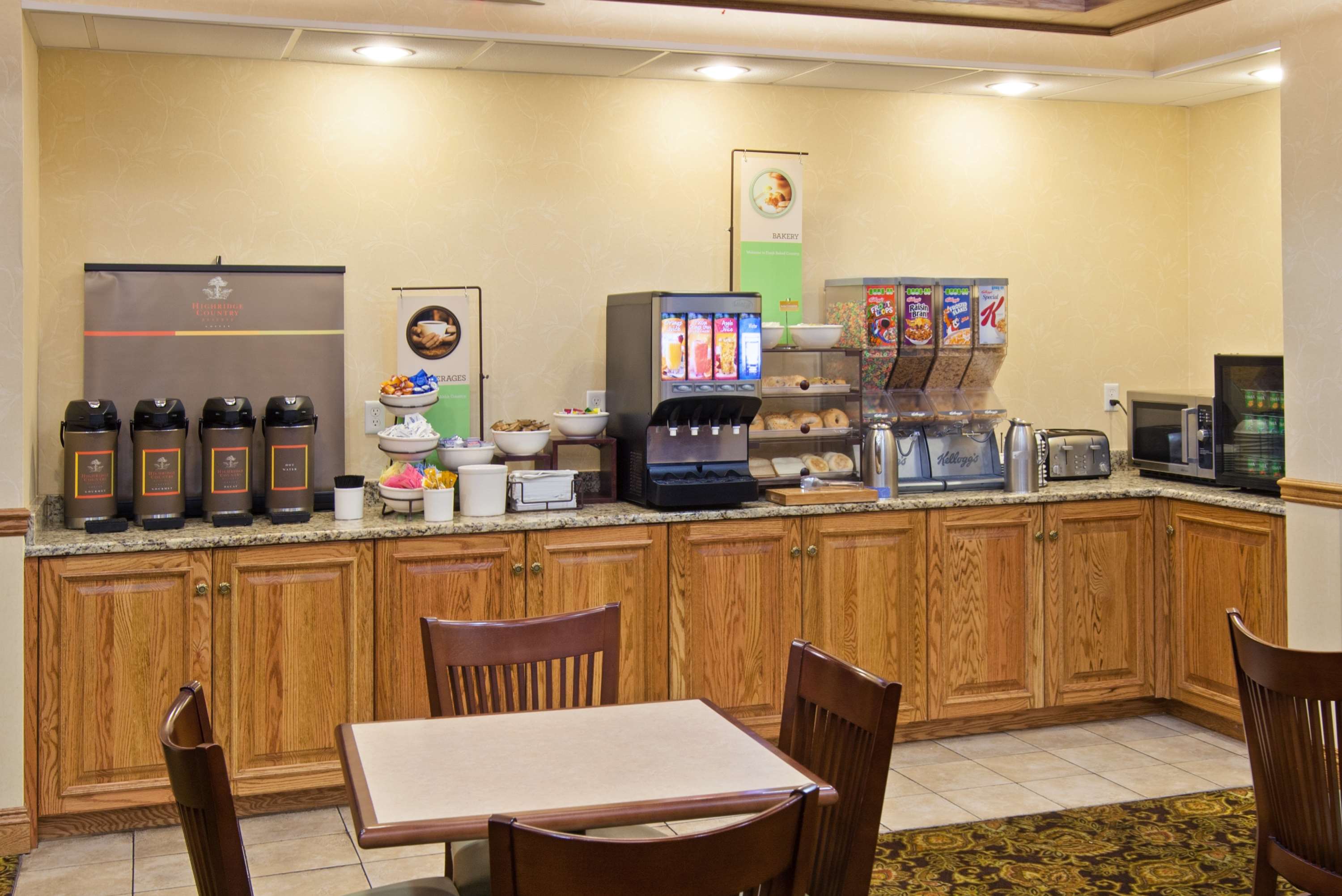 Country Inn & Suites by Radisson, Saginaw, MI Photo