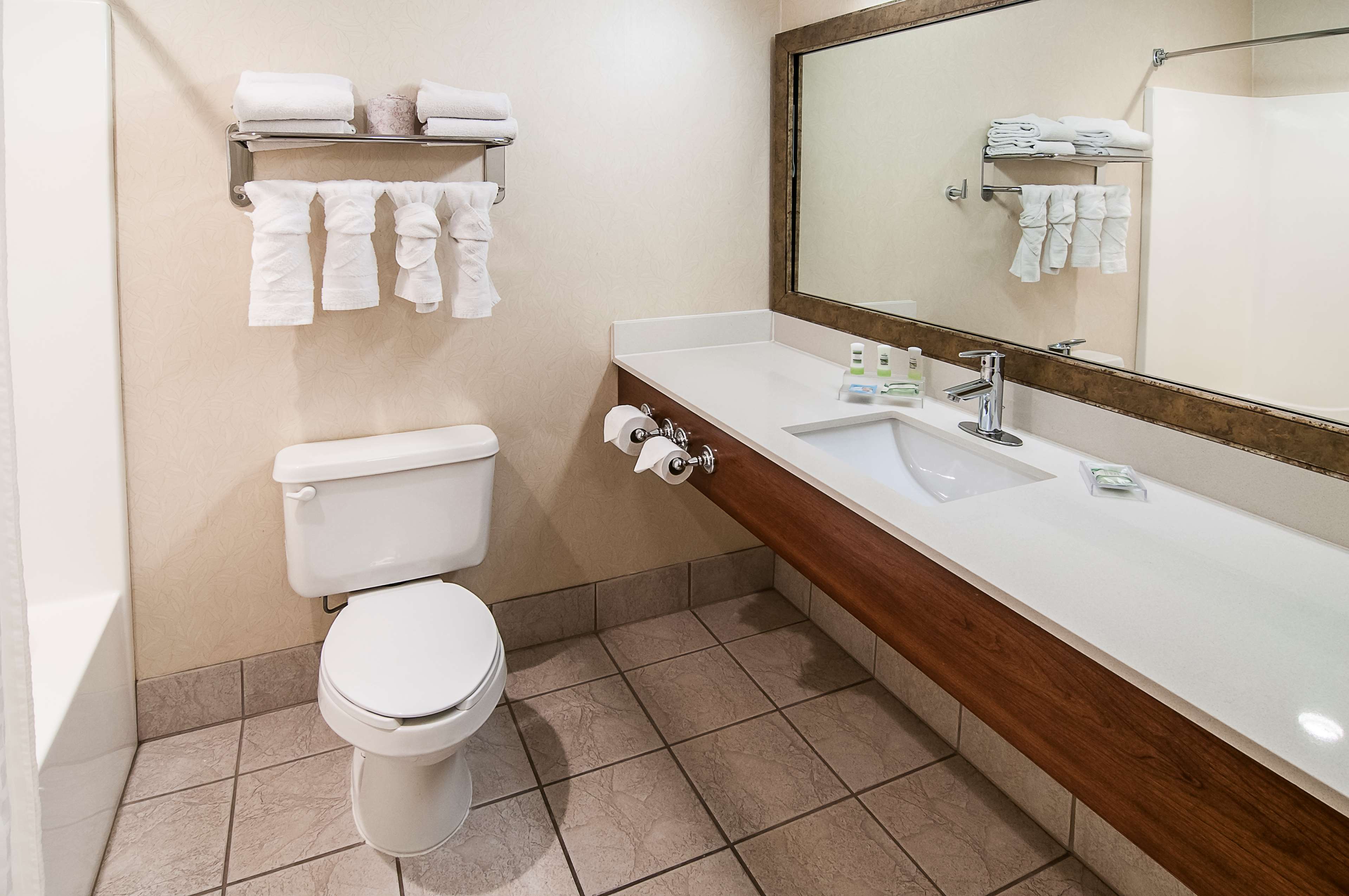 Country Inn & Suites by Radisson, Rapid City, SD Photo