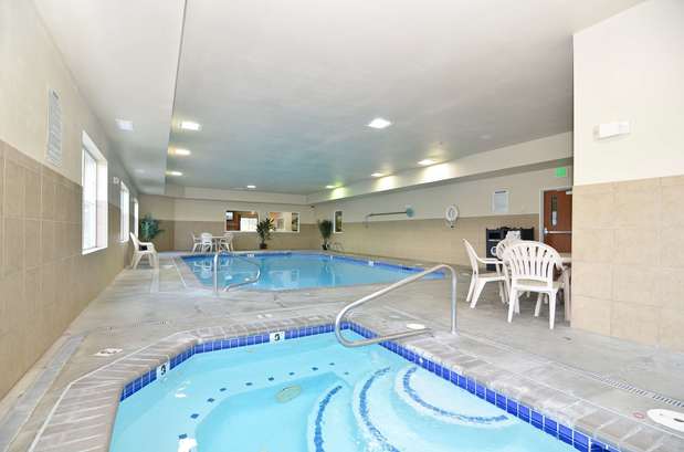 Images Best Western Plus Peppertree Inn at Omak