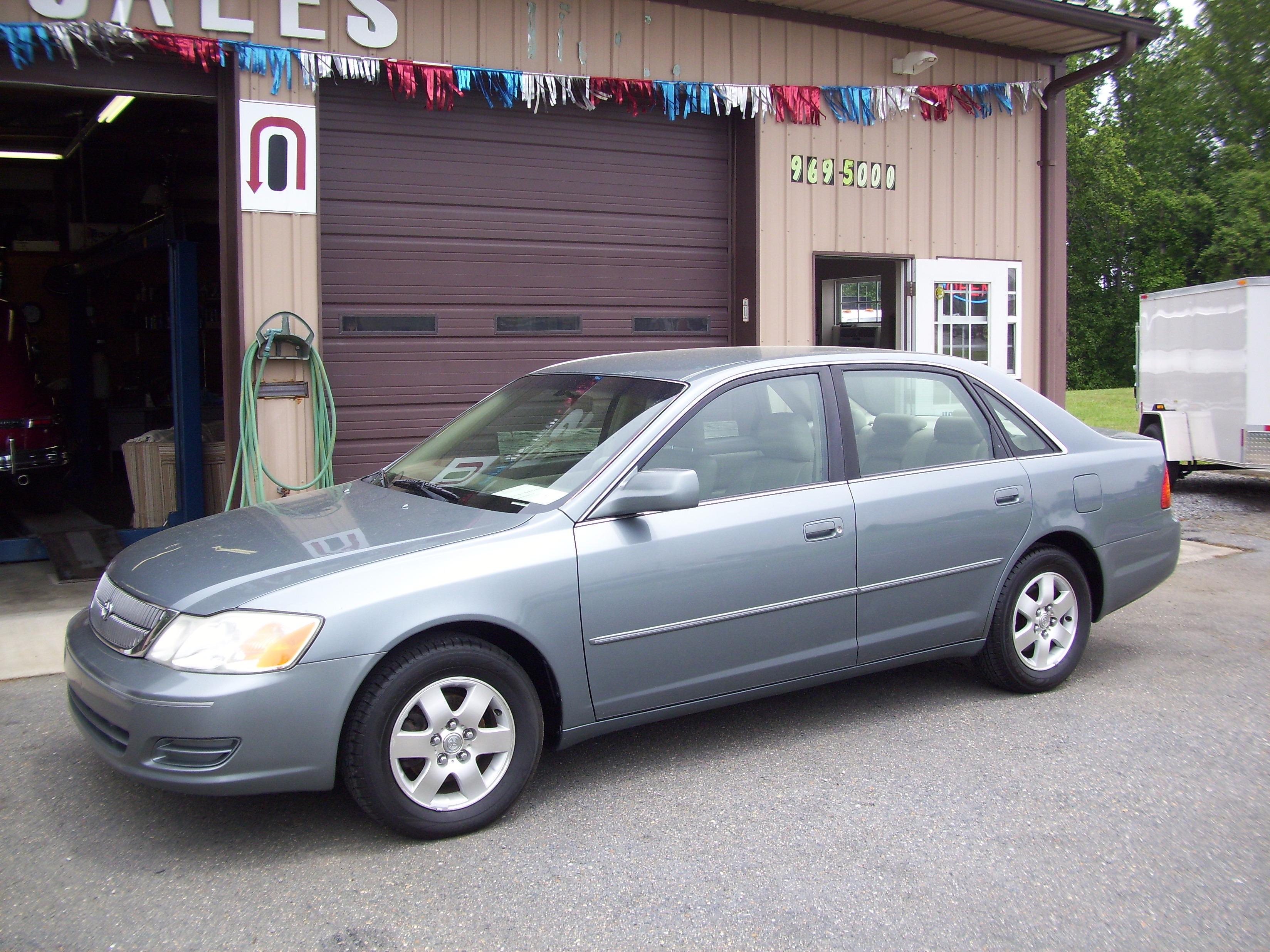 2001 Toyota Avalon, V6, Auto, AC, PW, Blue w/Beige Leather, 111K miles $4,995