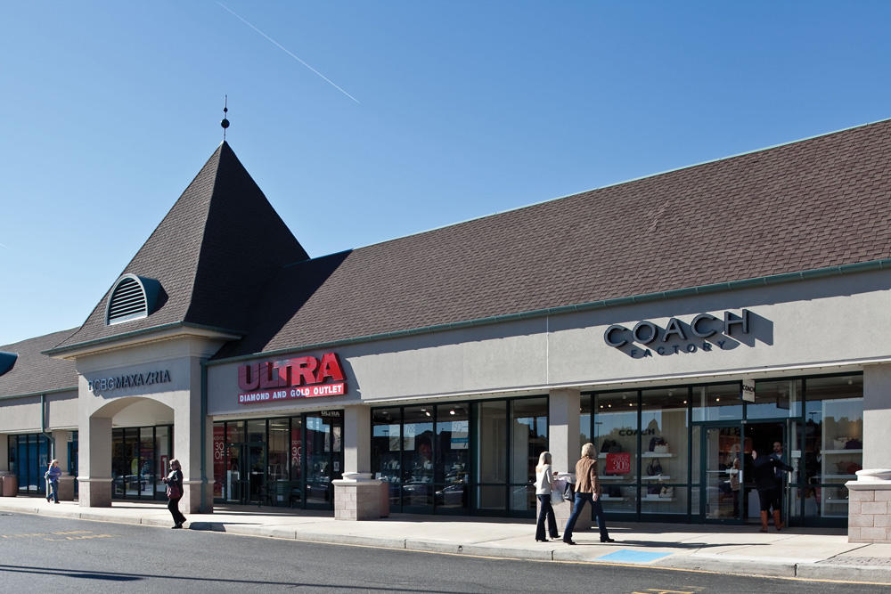 Jackson Premium Outlets in Jackson, NJ - (732) 833-0...