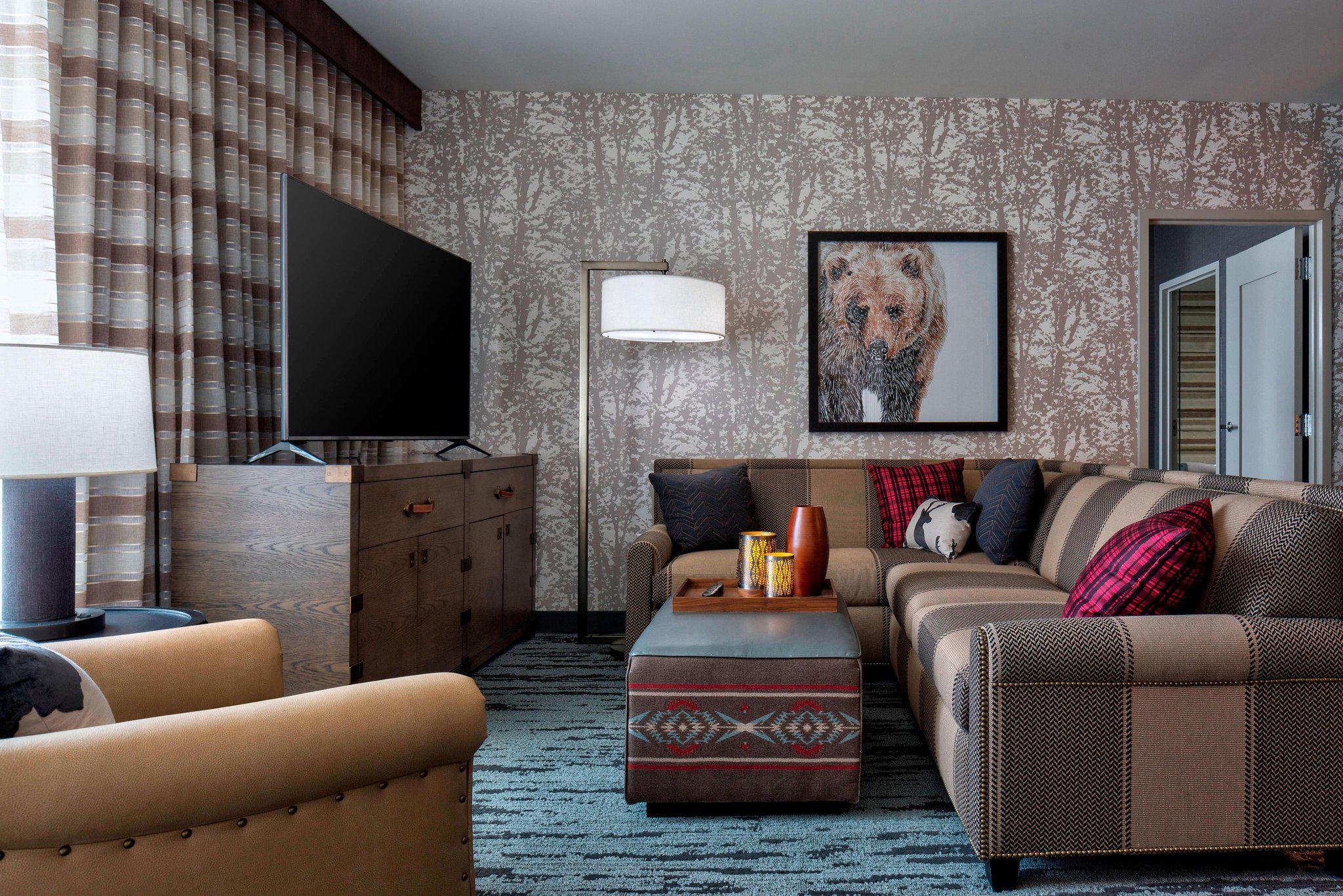 Gaylord Rockies Resort & Convention Center Photo