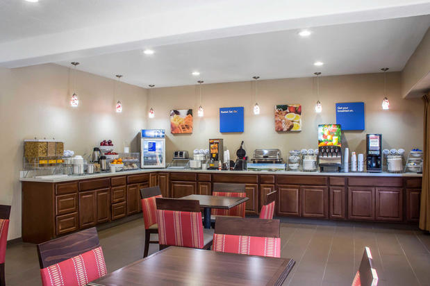 Images Comfort Inn & Suites at Talavi