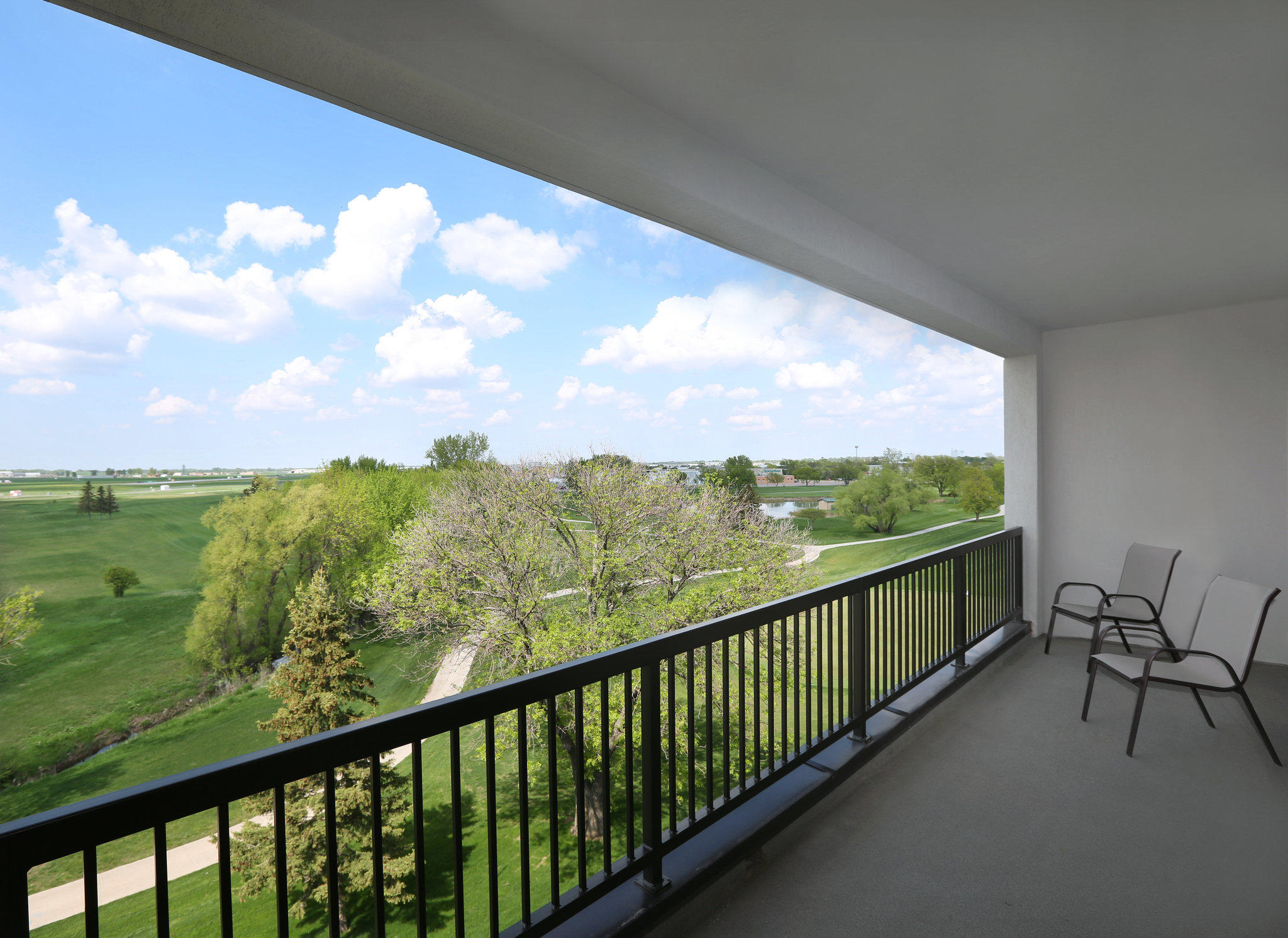 Holiday Inn & Suites Sioux Falls - Airport Photo