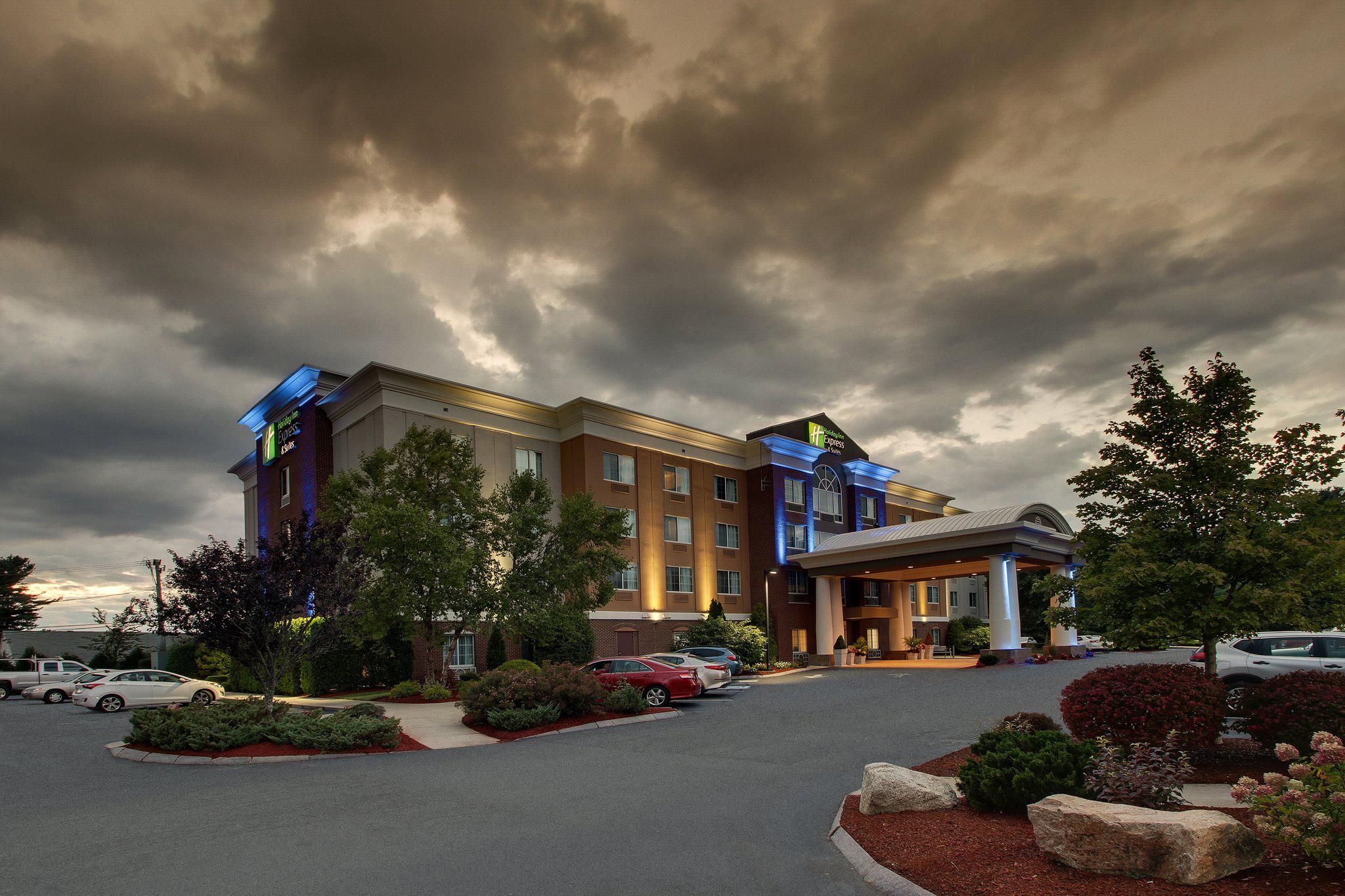 Holiday Inn Express & Suites Middleboro Raynham Photo