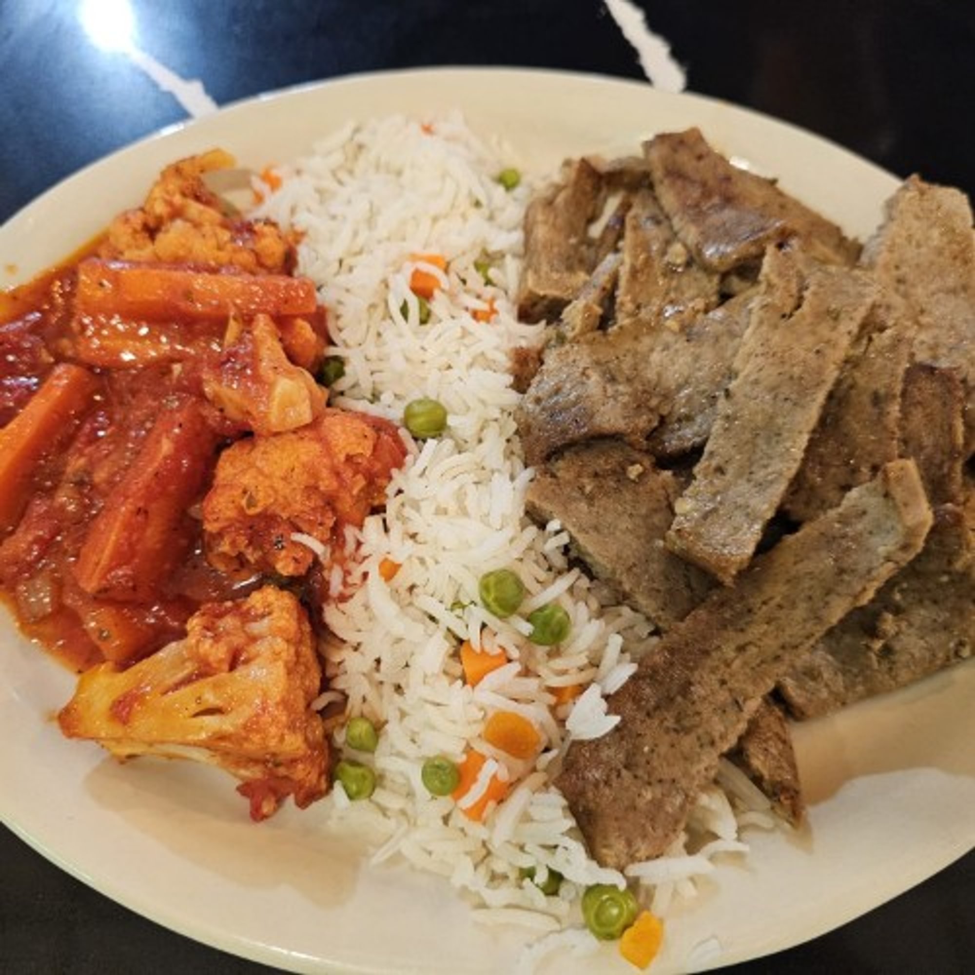1 Meat, 2 Sides Combination Platter
