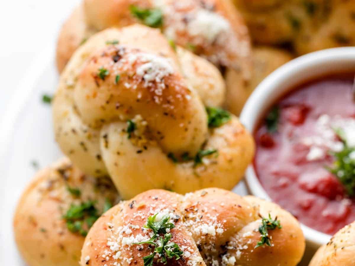 Garlic Knots (6)
