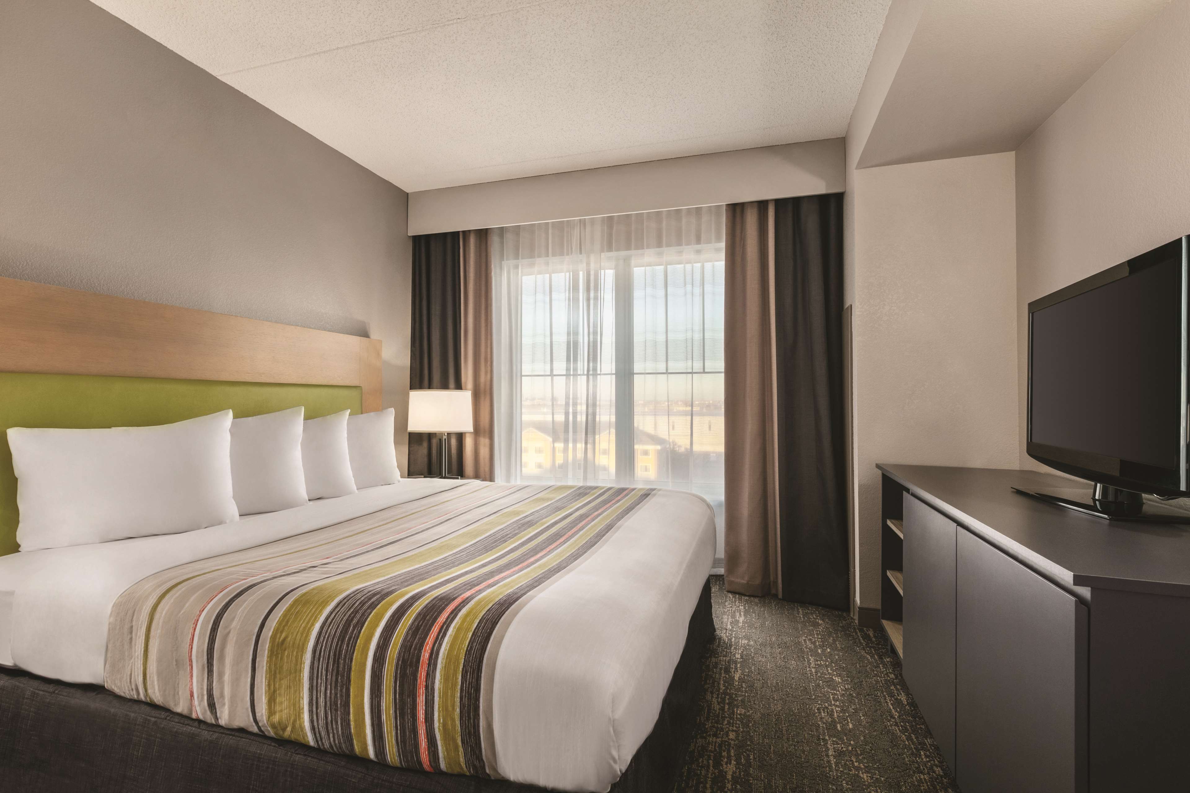 Country Inn & Suites by Radisson, Newark Airport, NJ Photo