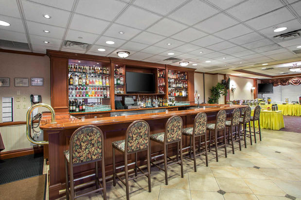 Images Clarion Hotel & Conference Center