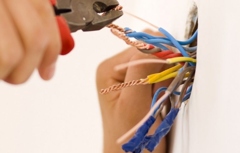 MEISTER ELECTRIC  LLC Logo