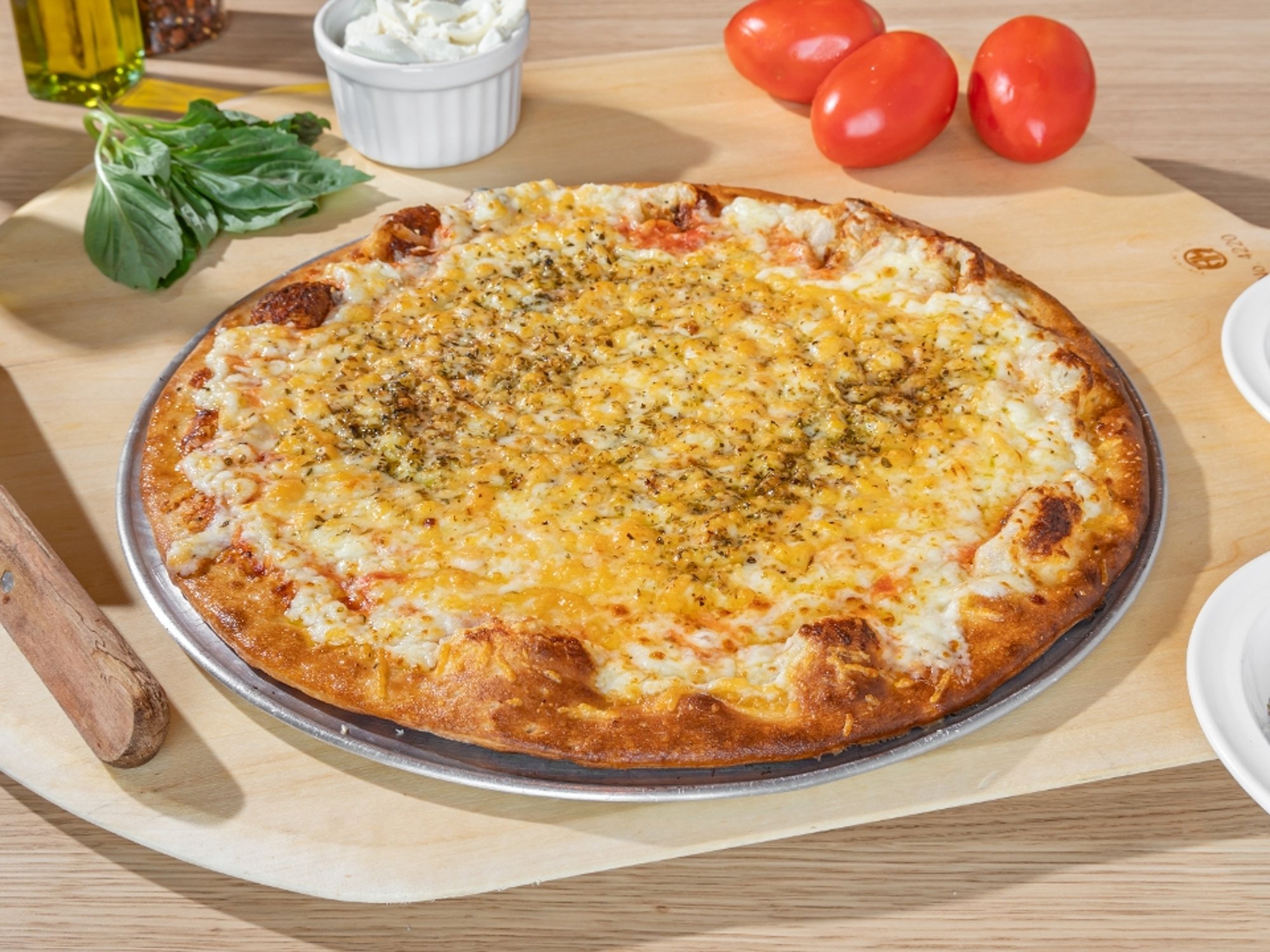 4 cheese (w/ Catupiry) pizza
