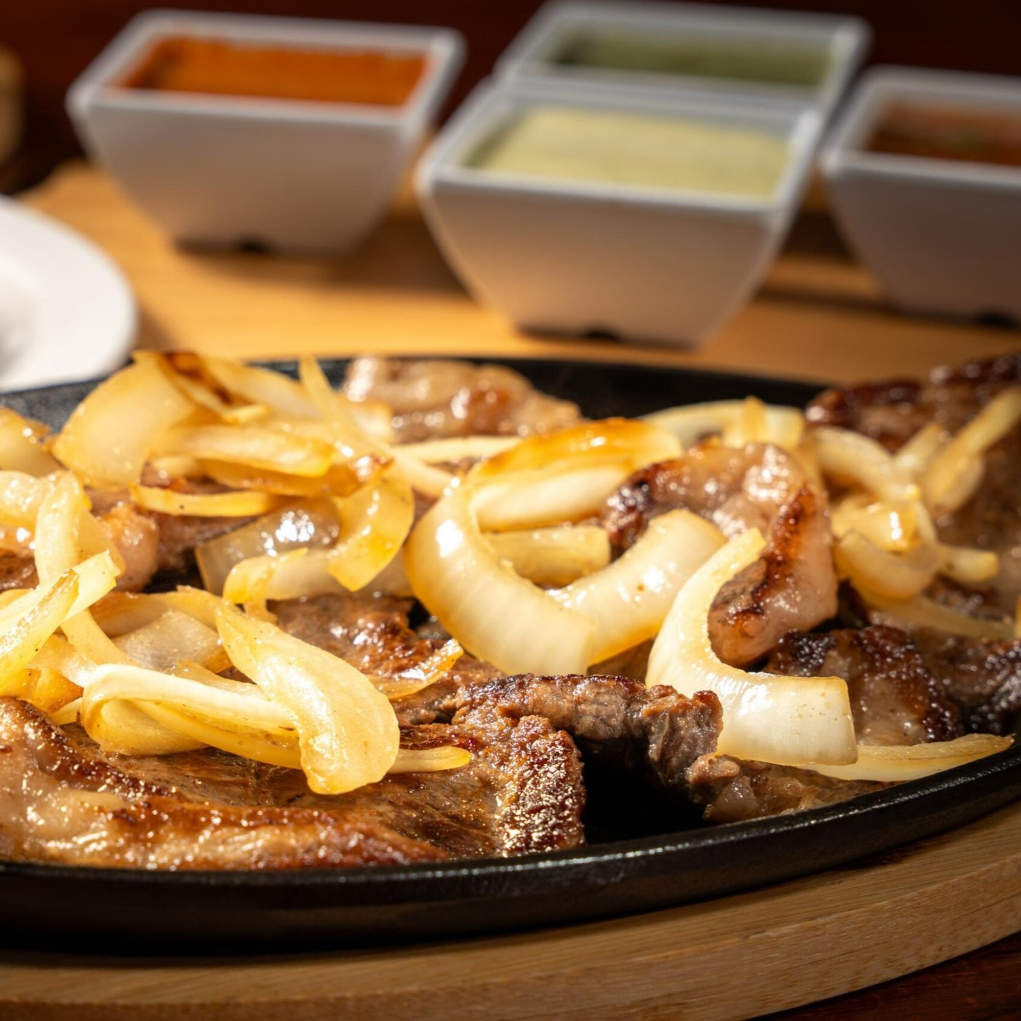 Steak with Onions (Carne Encebollada)