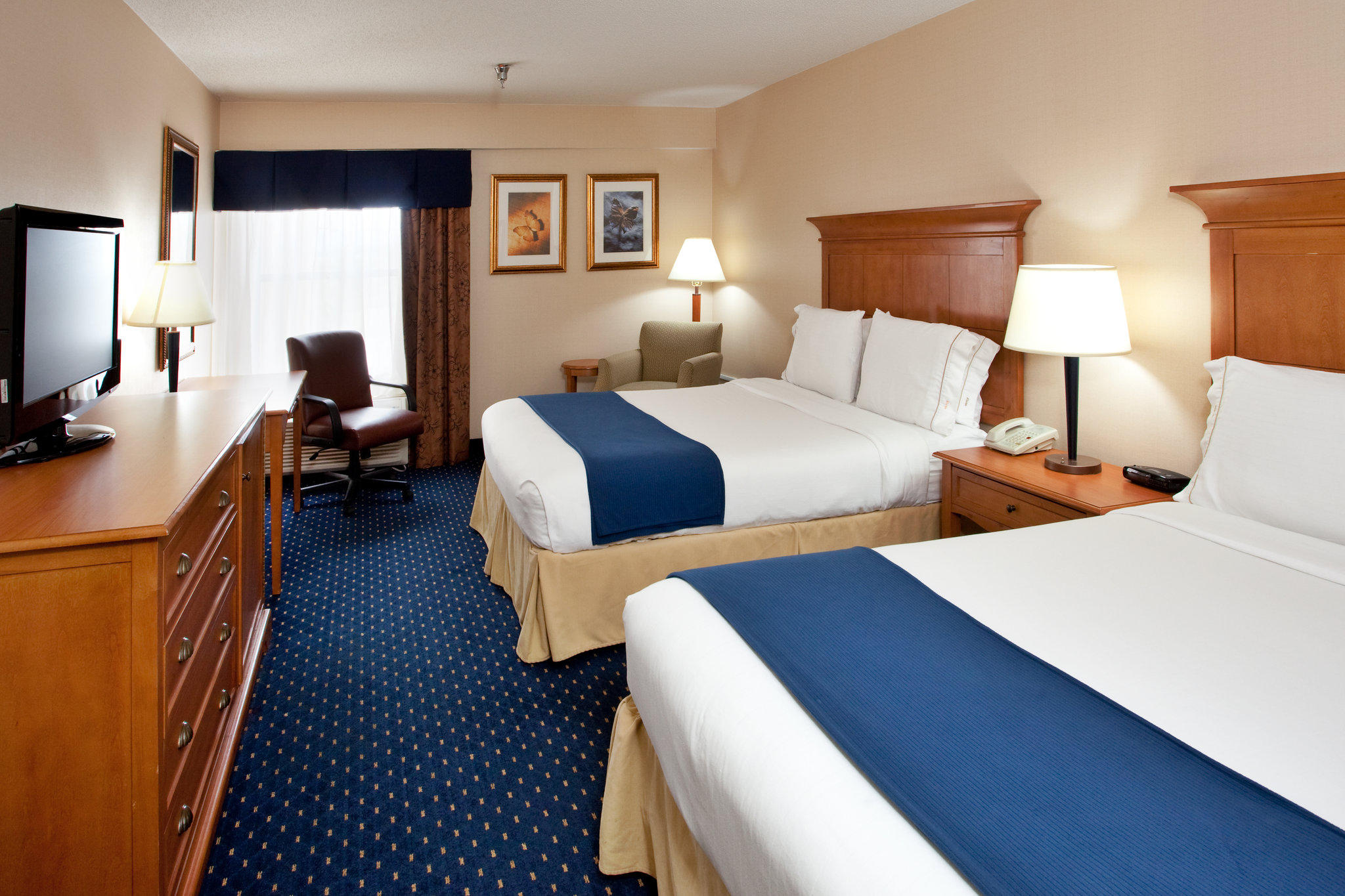 Holiday Inn Express & Suites Waynesboro-Route 340 Photo