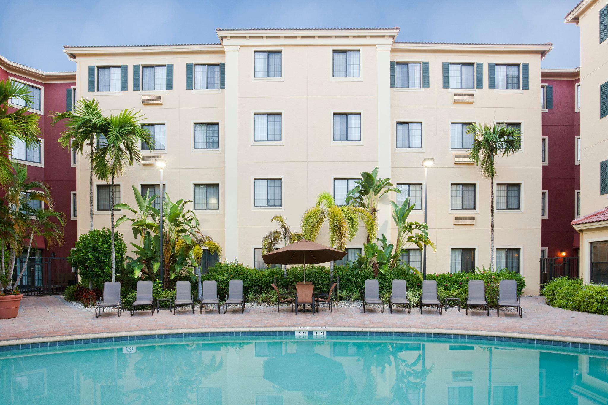 Staybridge Suites Naples-Gulf Coast Photo