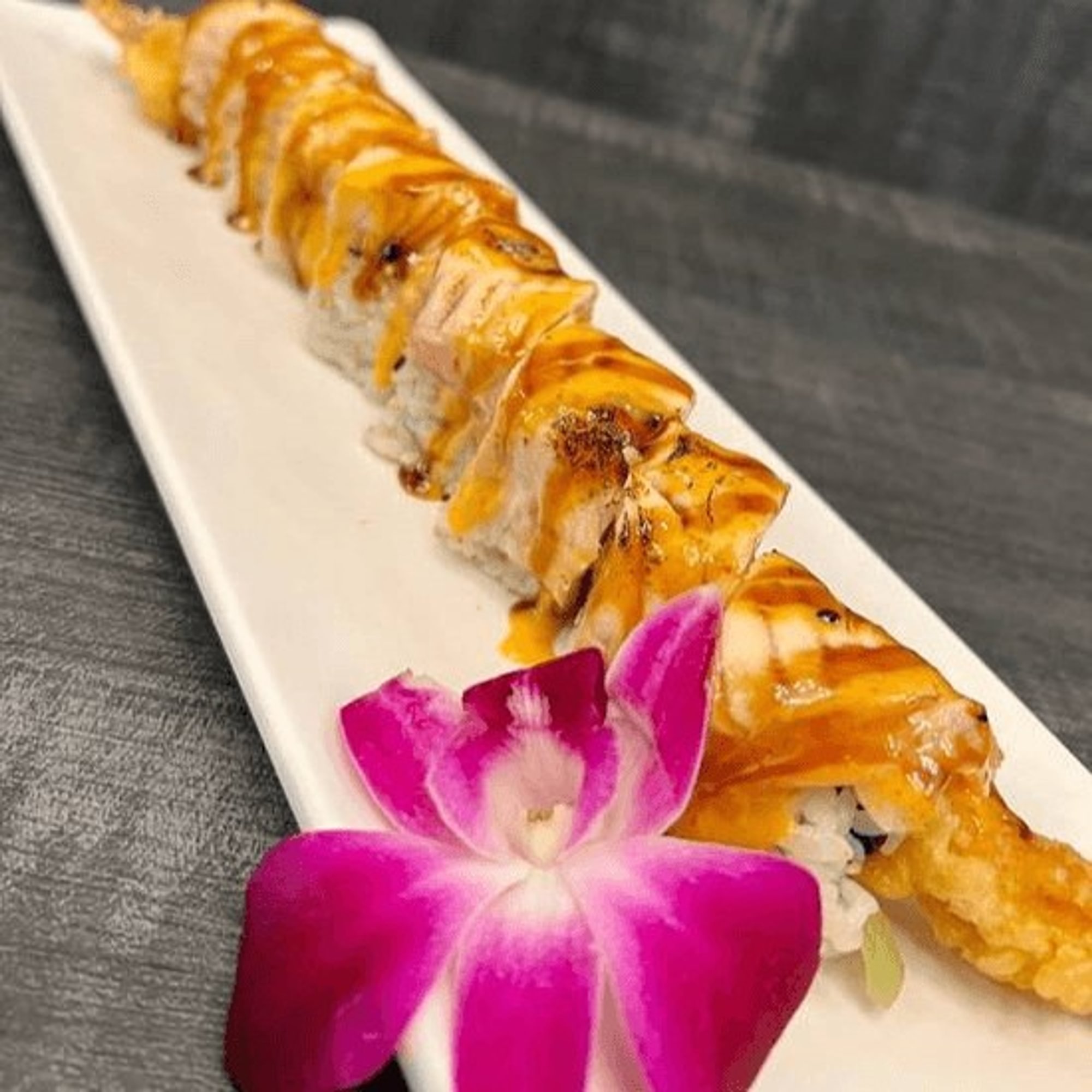 White Dragon Roll (8pc)