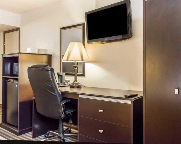 Images Quality Inn & Suites
