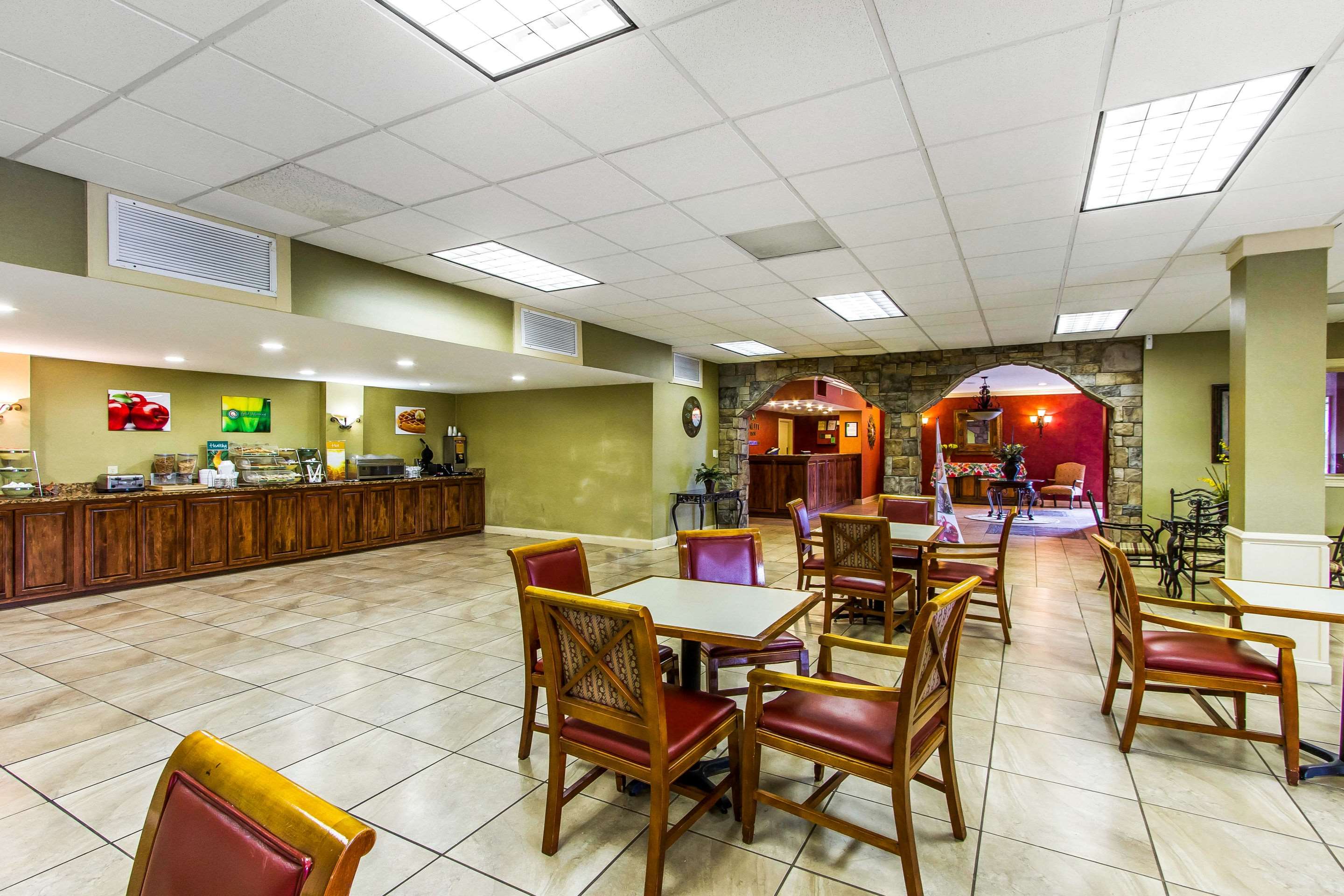 Quality Inn Opelika - Auburn Photo