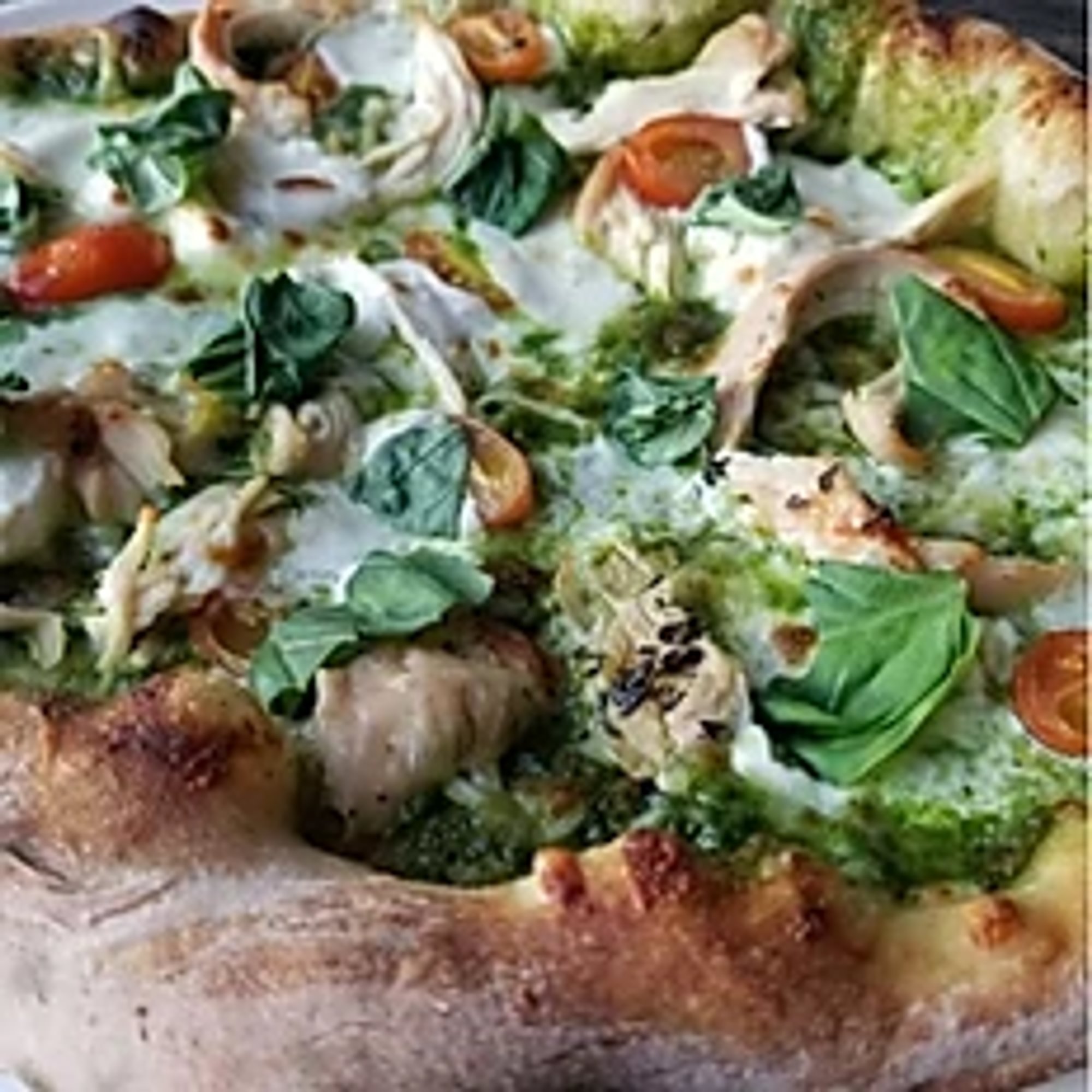 Chicken Pesto Pizza (Medium)