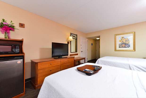 Images Hampton Inn Philadelphia/Bridgeport