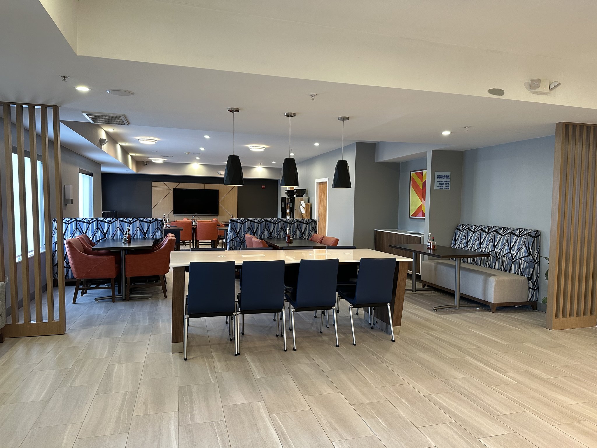 Holiday Inn Express & Suites Meriden by IHG Image