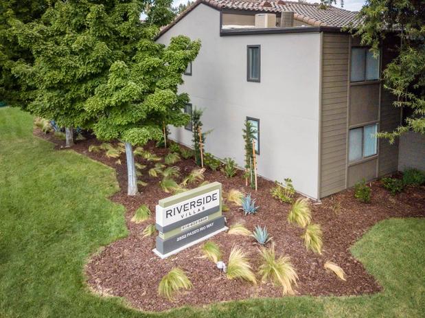 Images Riverside Villas