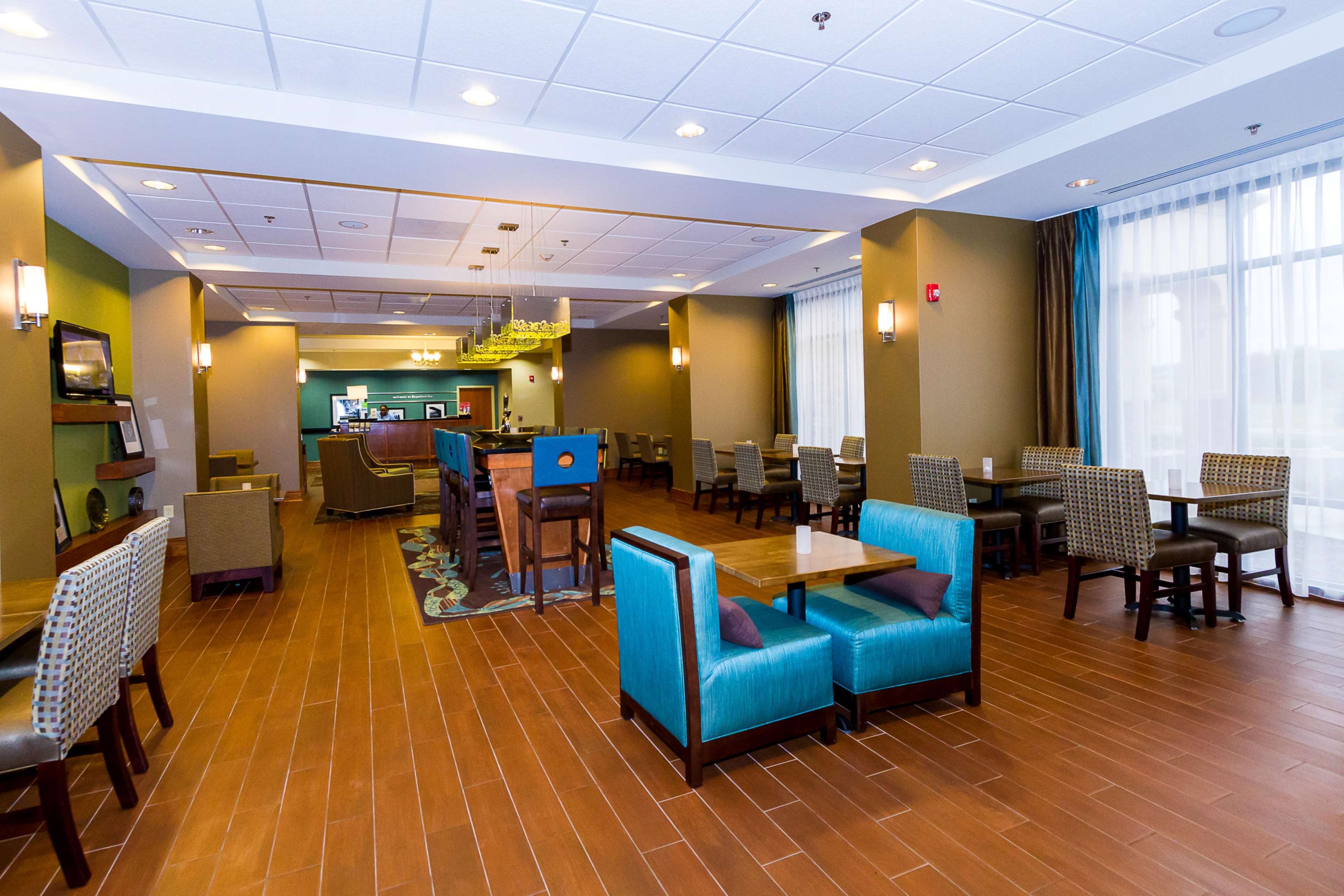 Hampton Inn Fayetteville Photo