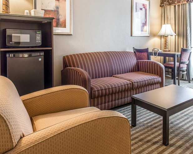 Images Quality Inn & Suites