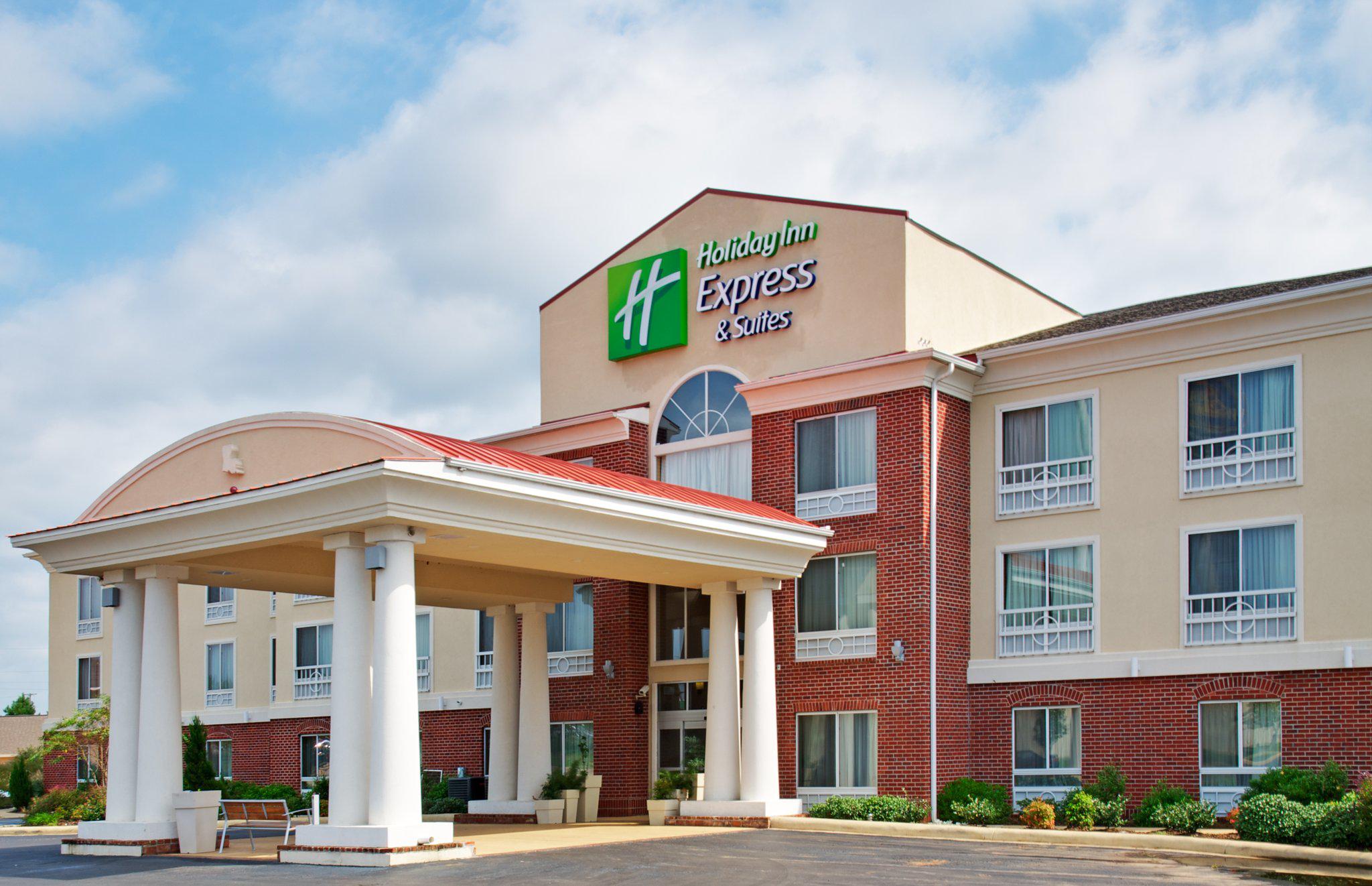 Holiday Inn Express & Suites Natchitoches Photo