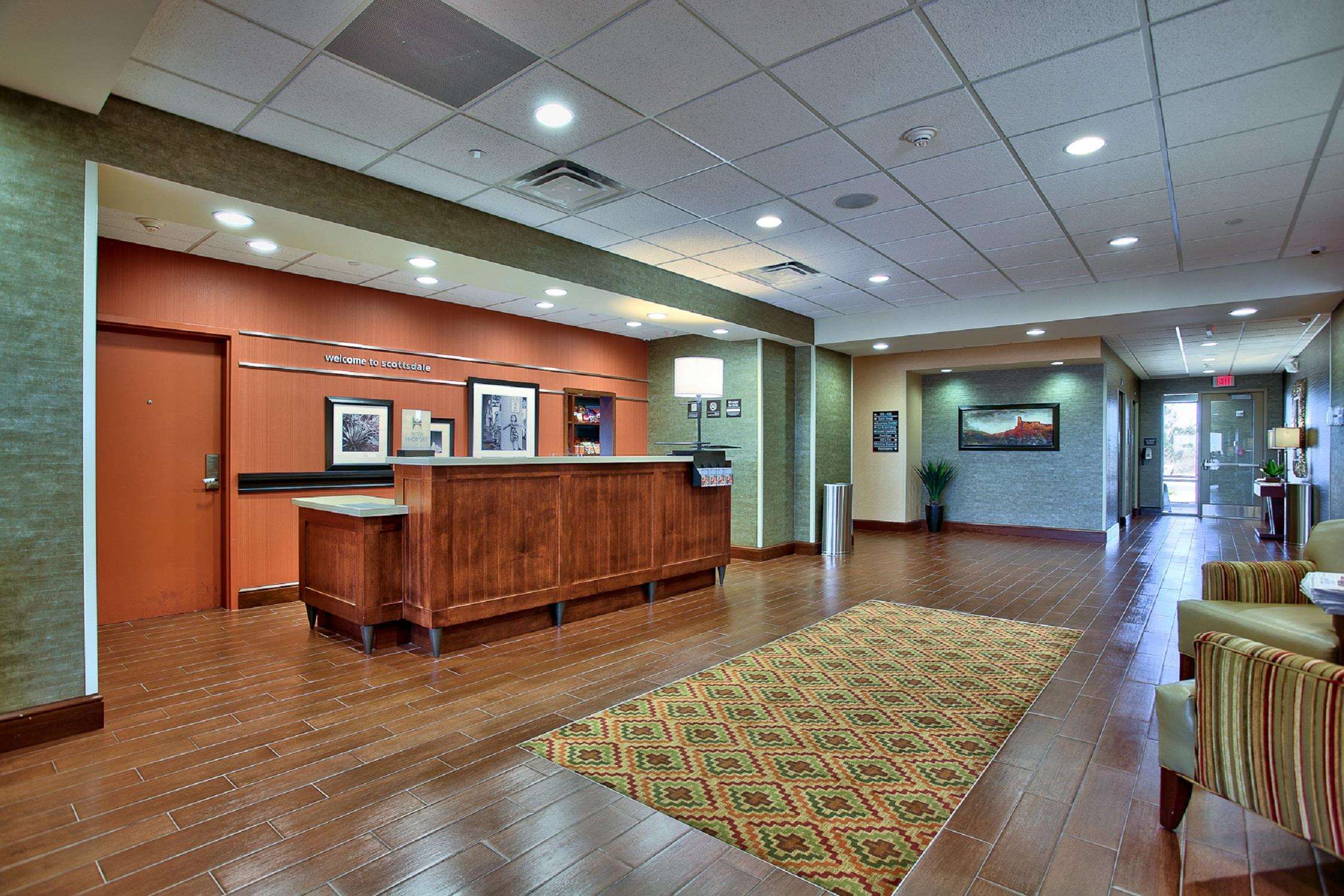 Hampton Inn & Suites Scottsdale/Riverwalk Photo