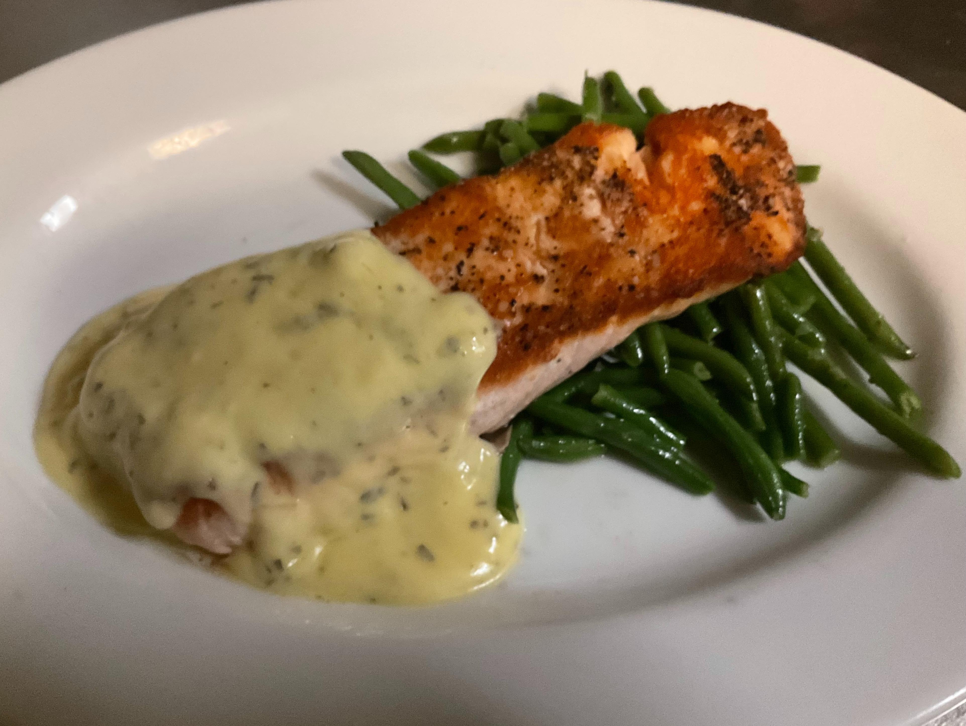Pan Seared Salmon Fillet " Bearnaise "