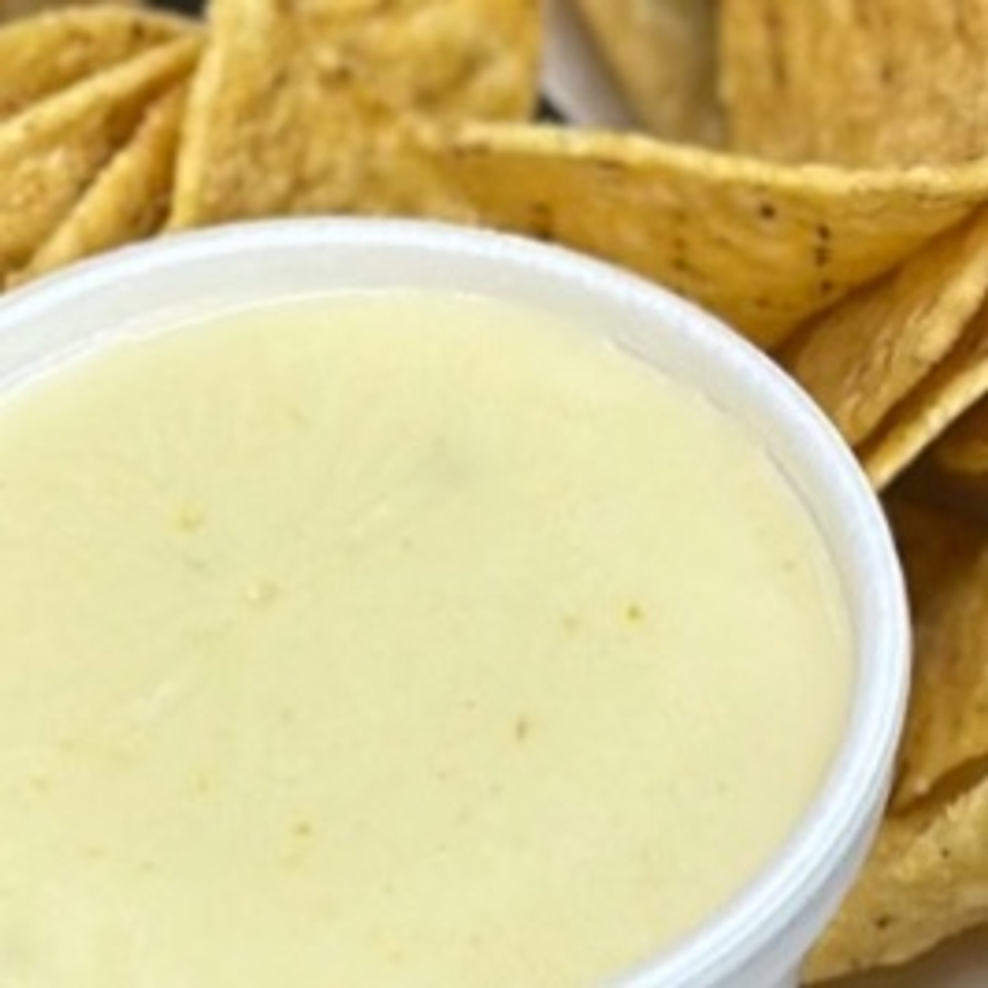 Large Queso & Chips