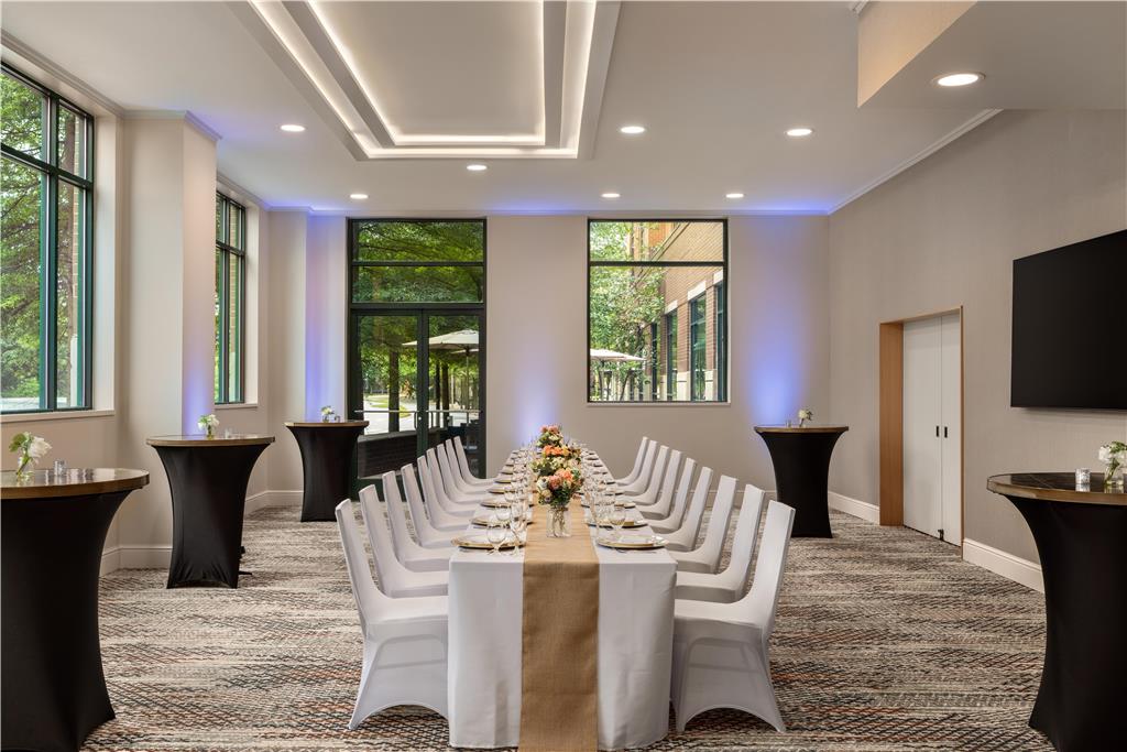Hilton Garden Inn Arlington Shirlington Image