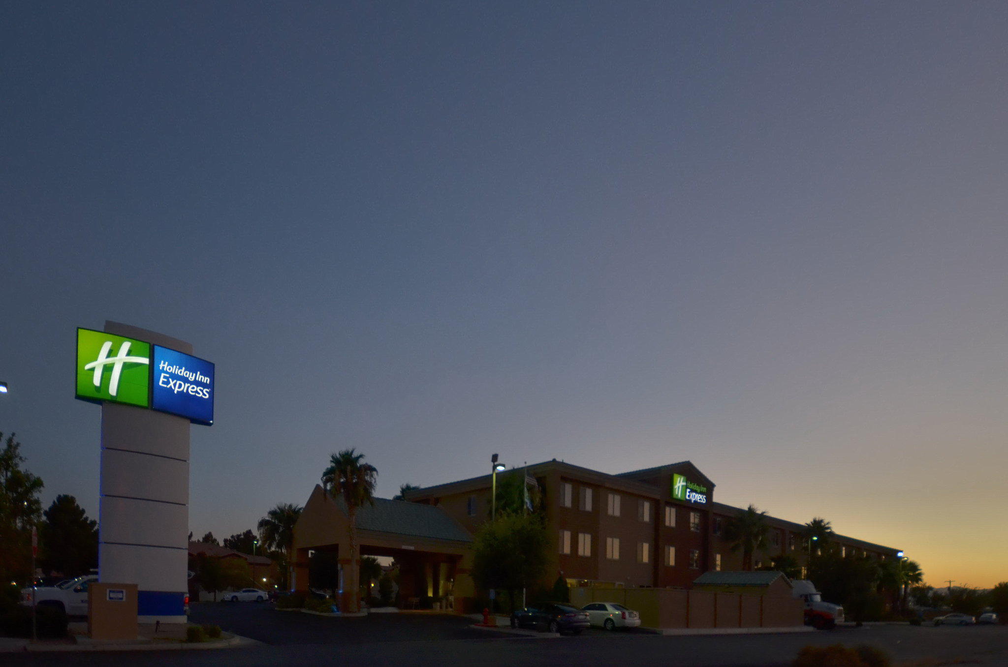Holiday Inn Express Las Vegas-Nellis Photo
