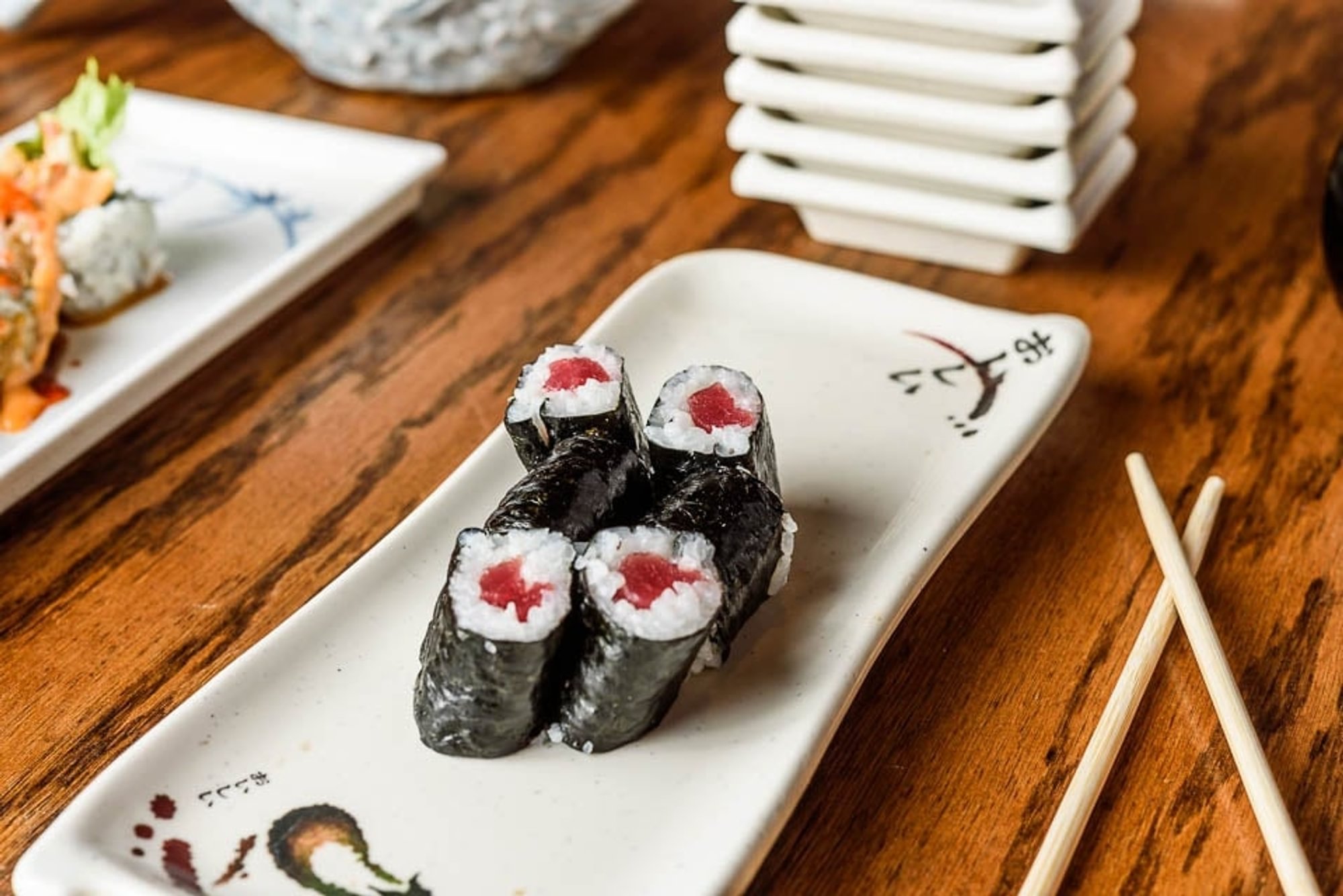 Tuna Roll •