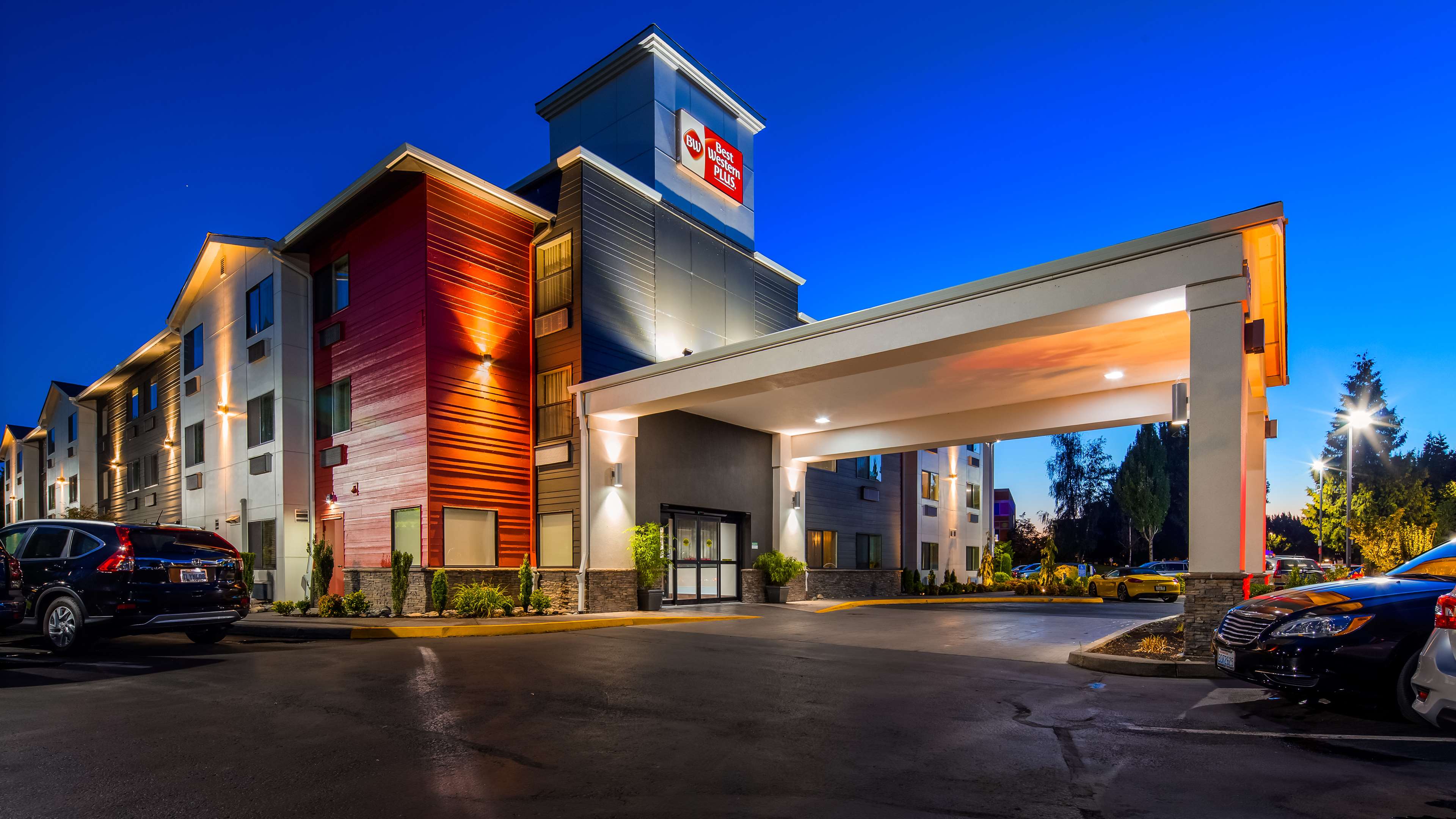 Best Western Plus Portland Airport Hotel & Suites Photo