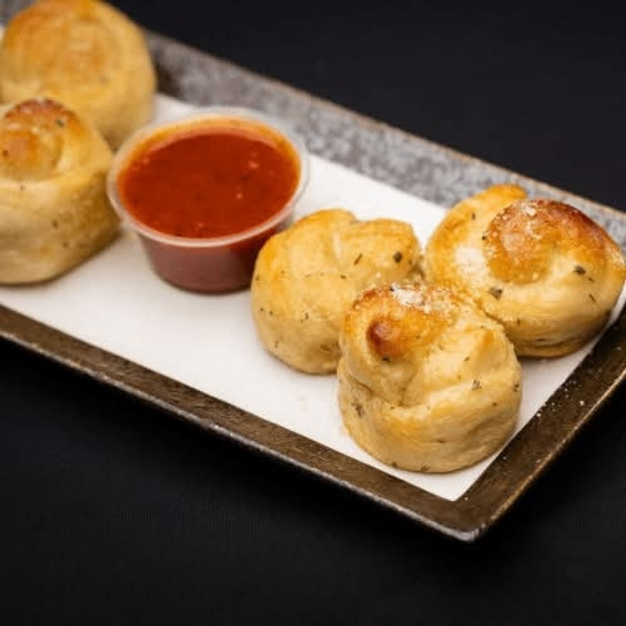 Garlic Knots with Sauce