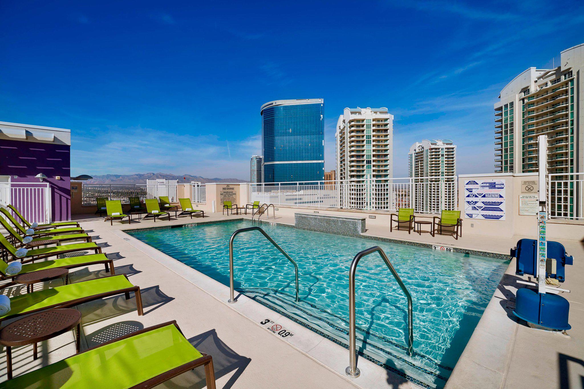 SpringHill Suites by Marriott Las Vegas Convention Center Photo