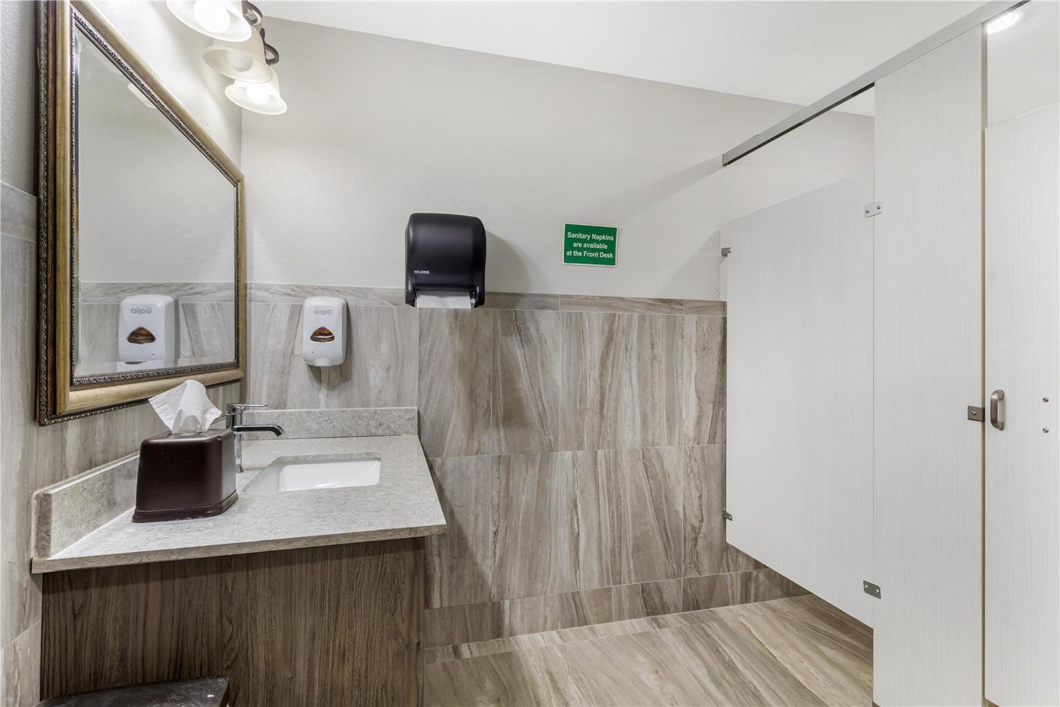 Best Western Plus First Coast Inn & Suites Image